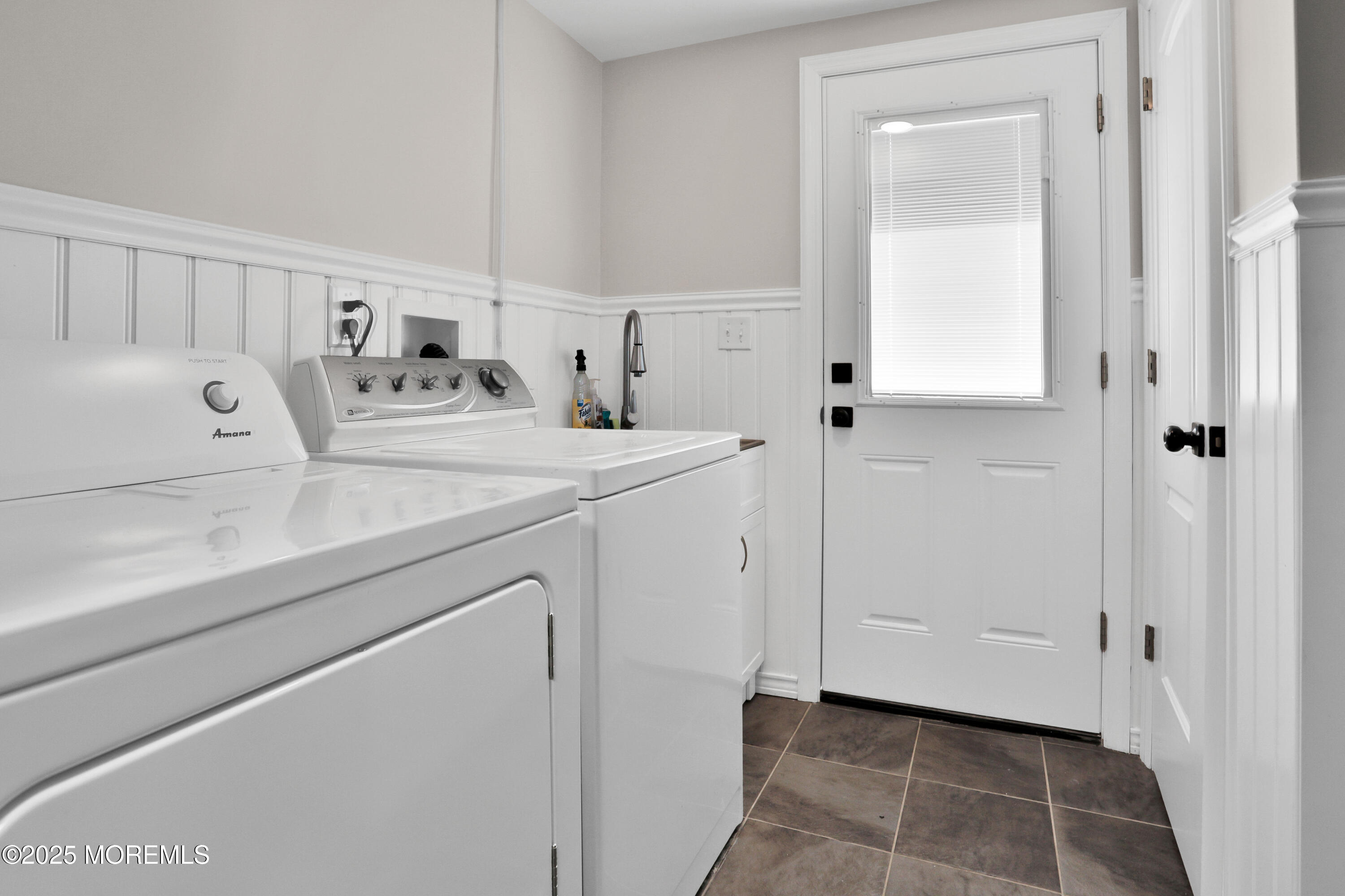 520 East Road, Belford, NJ, 07718 image 25