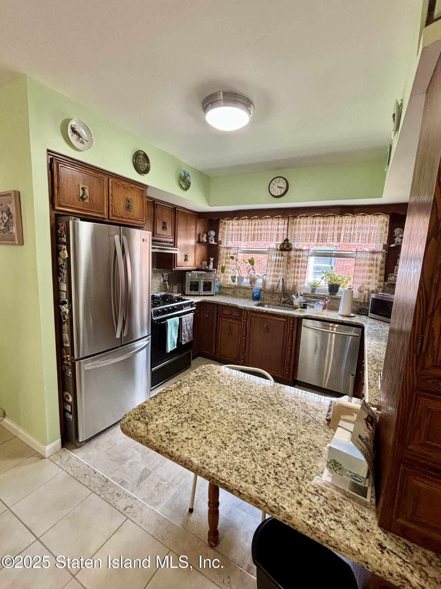 428 Cromwell Avenue Image 3