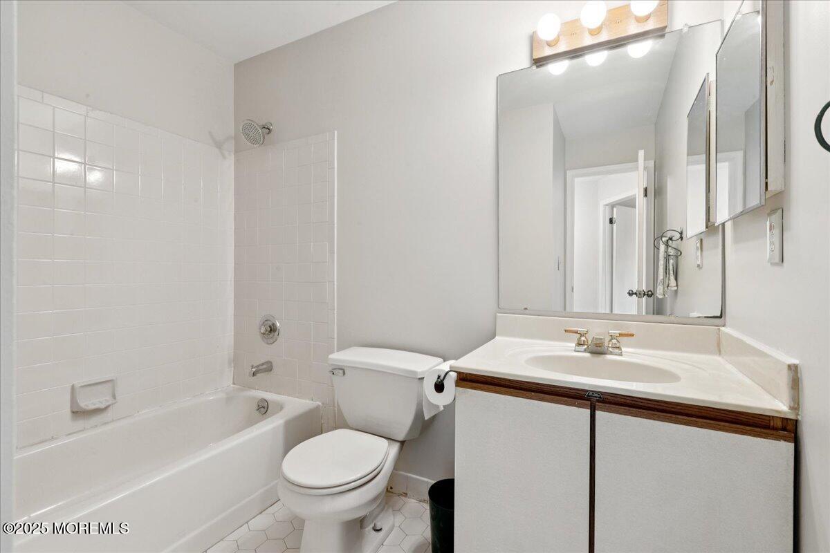 437 Dorchester Way, Manalapan, NJ, 07726 image 23