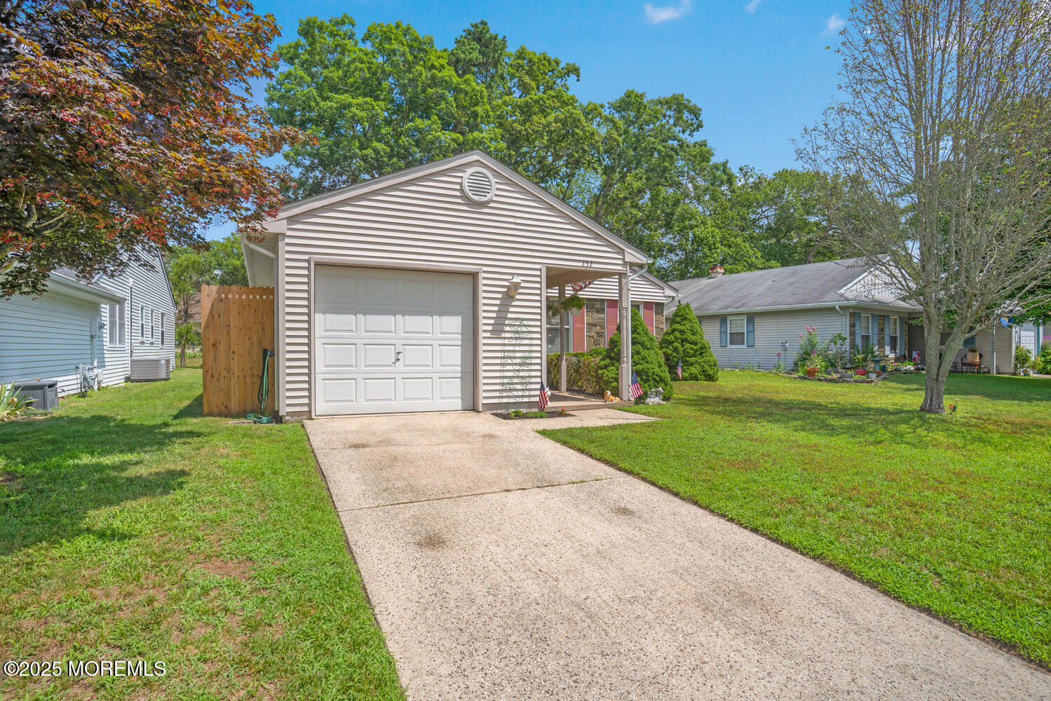 252 Lexington Drive Image 2
