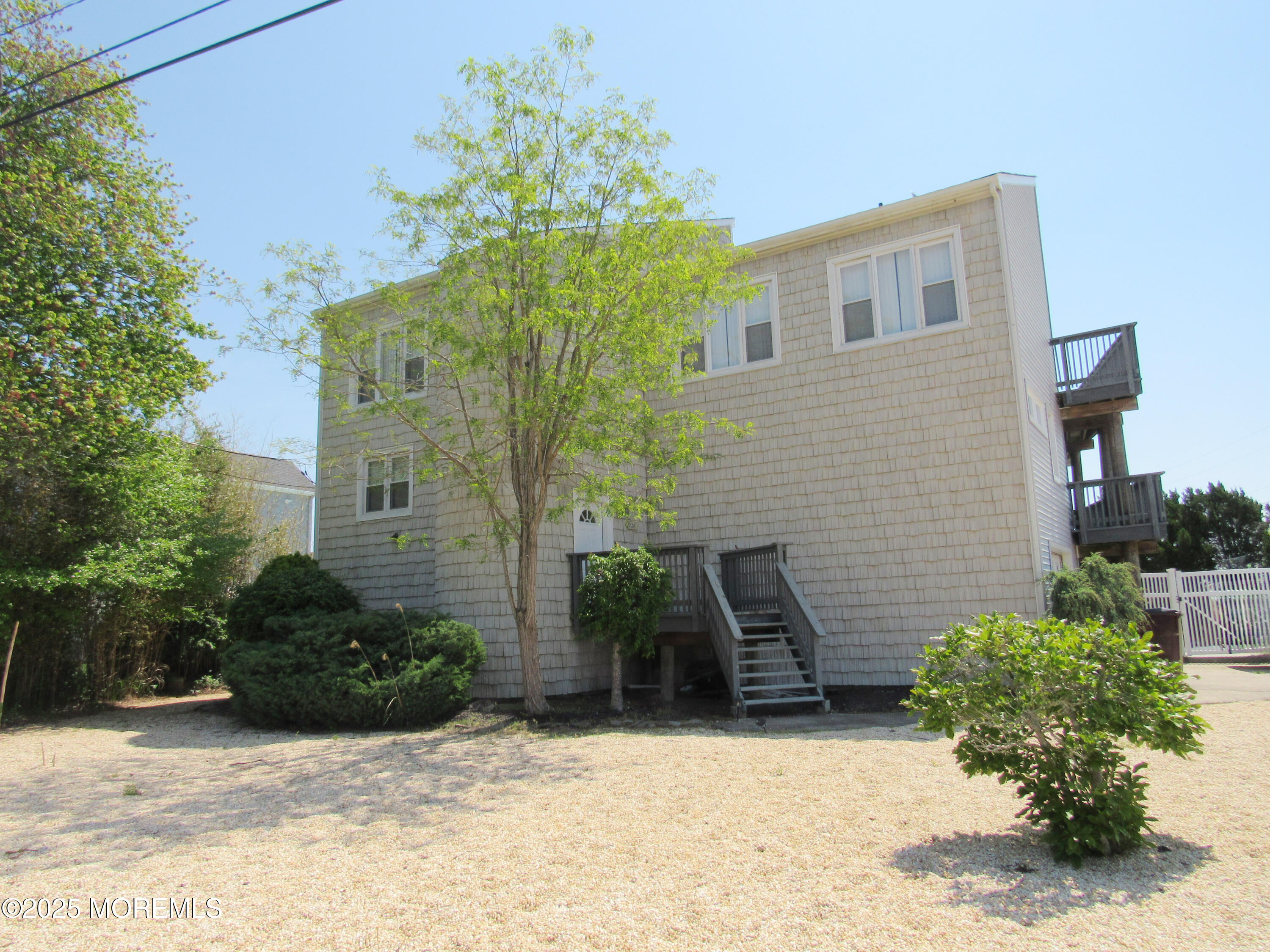 1131 Bayview Avenue Image 4