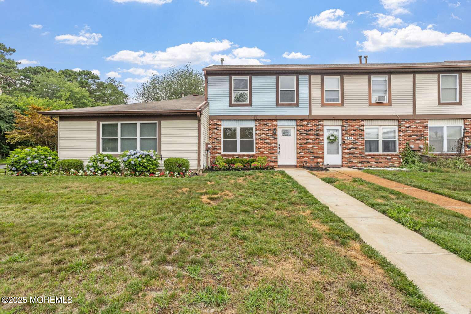256 Greenwood Loop Road Image 2