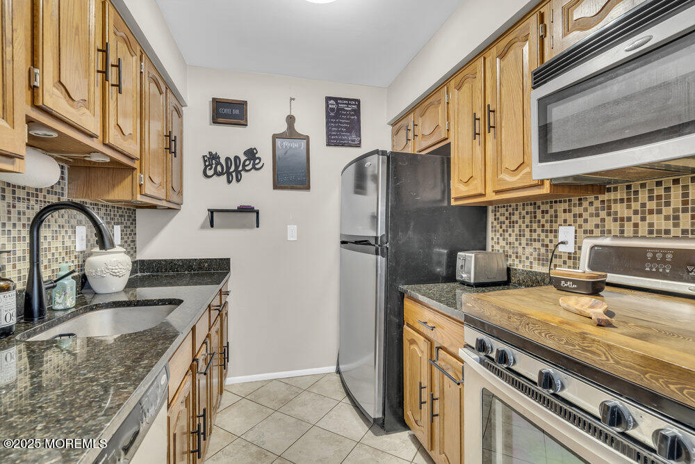 35 Laurie Court 210, Matawan, NJ, 07747 image 11