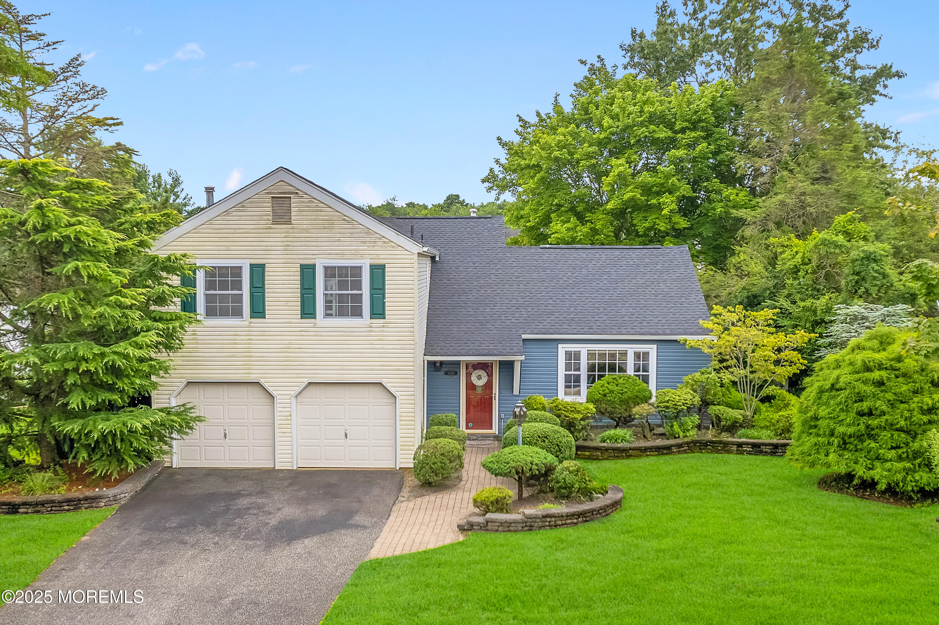 1095 Bandon Road Image 1