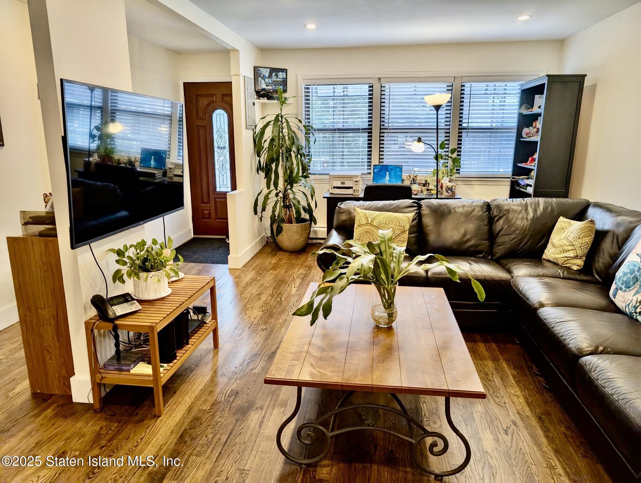 9452 Ridge Boulevard Image 5
