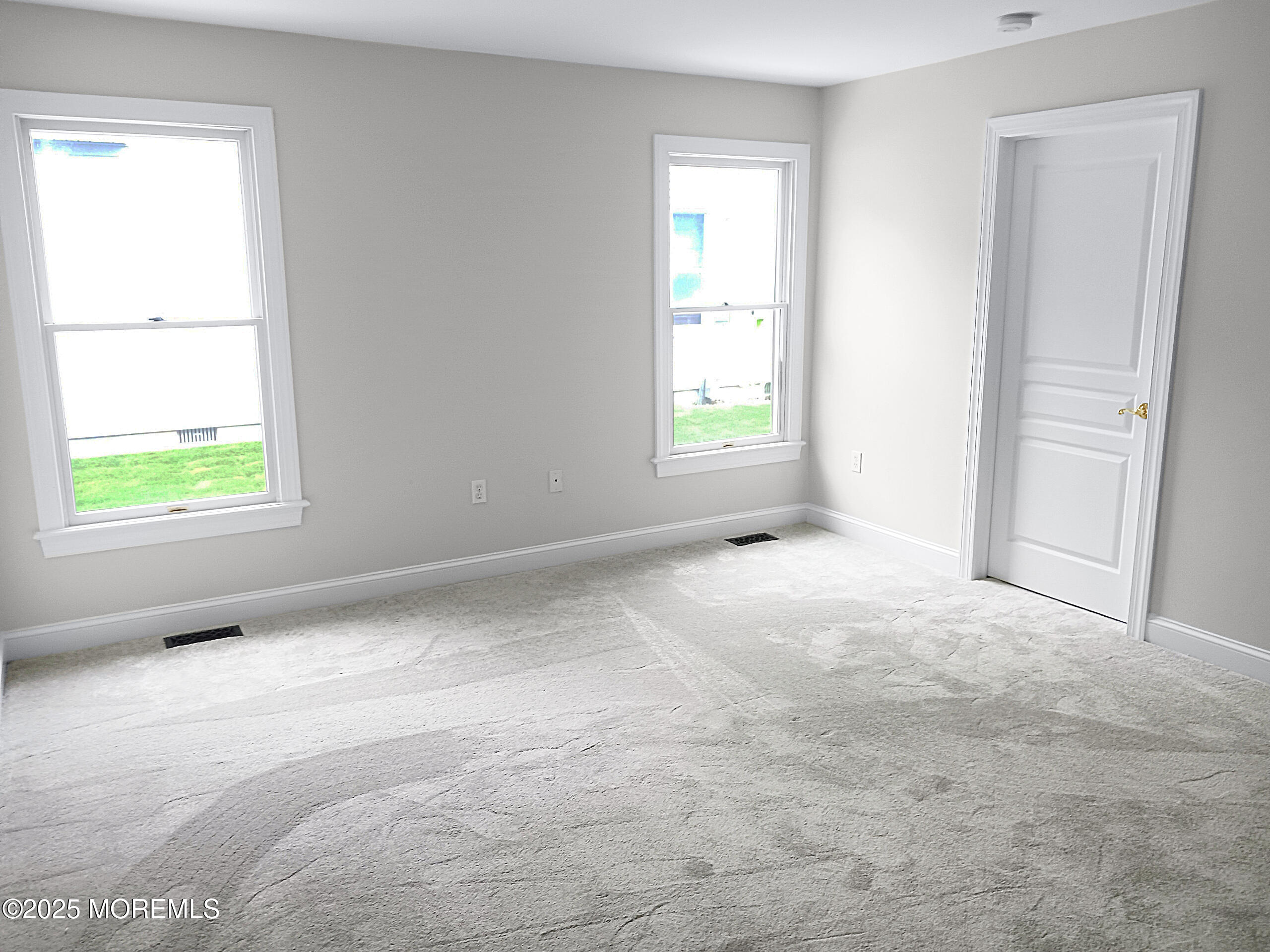 247 Hilliard Boulevard Image 5
