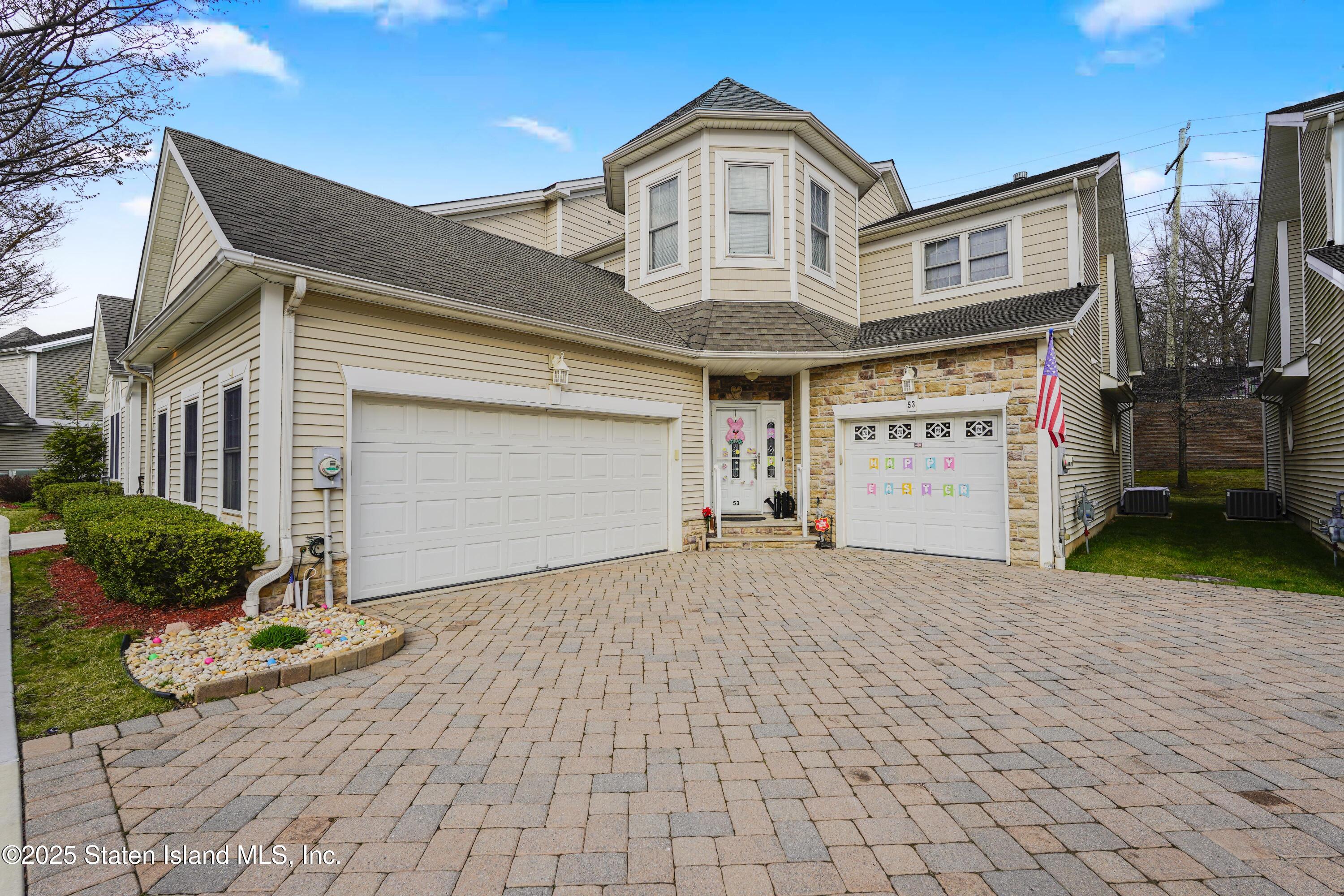 53 Topside Lane, Staten Island, NY, 10309