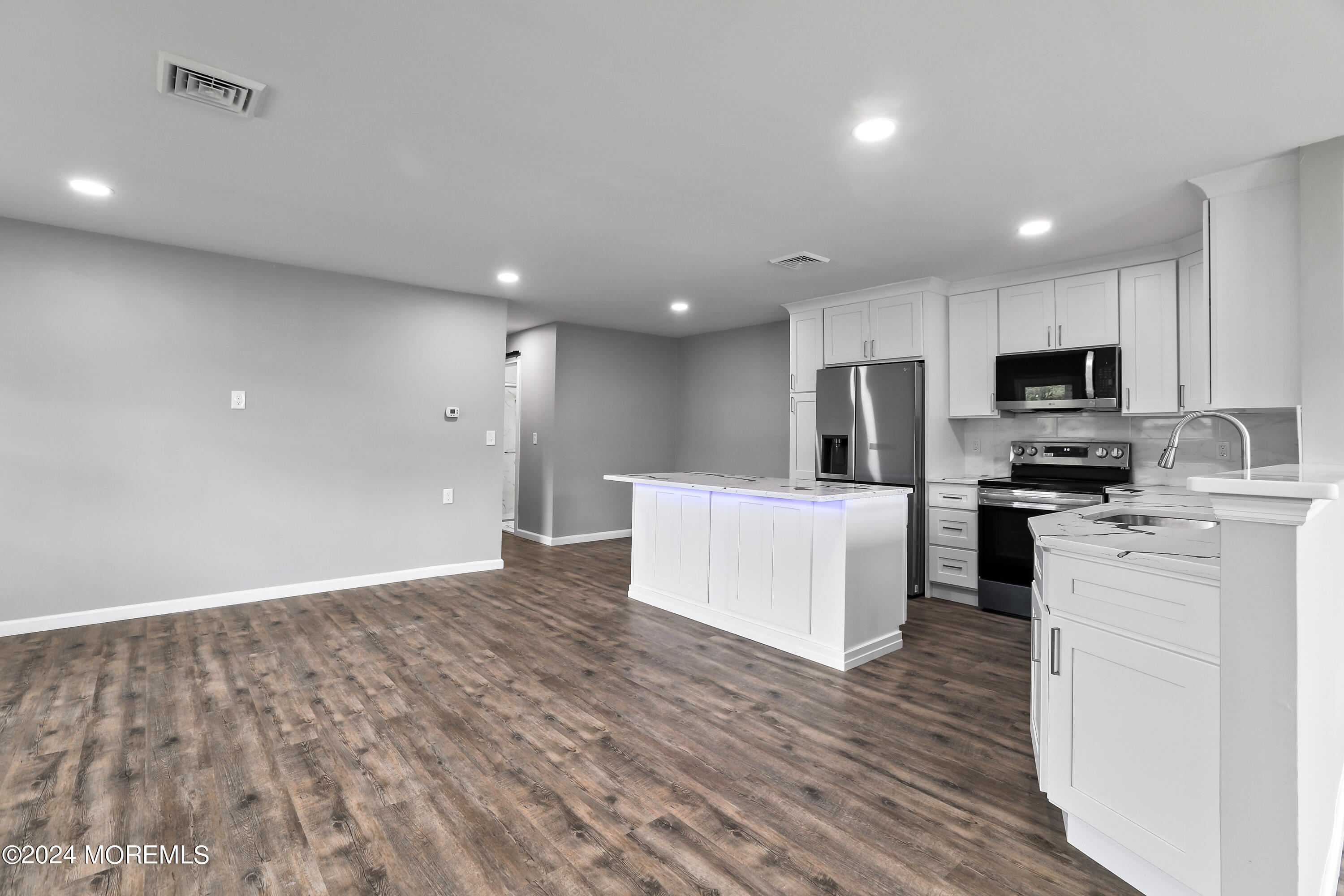 7 St Moritz Place Image 5