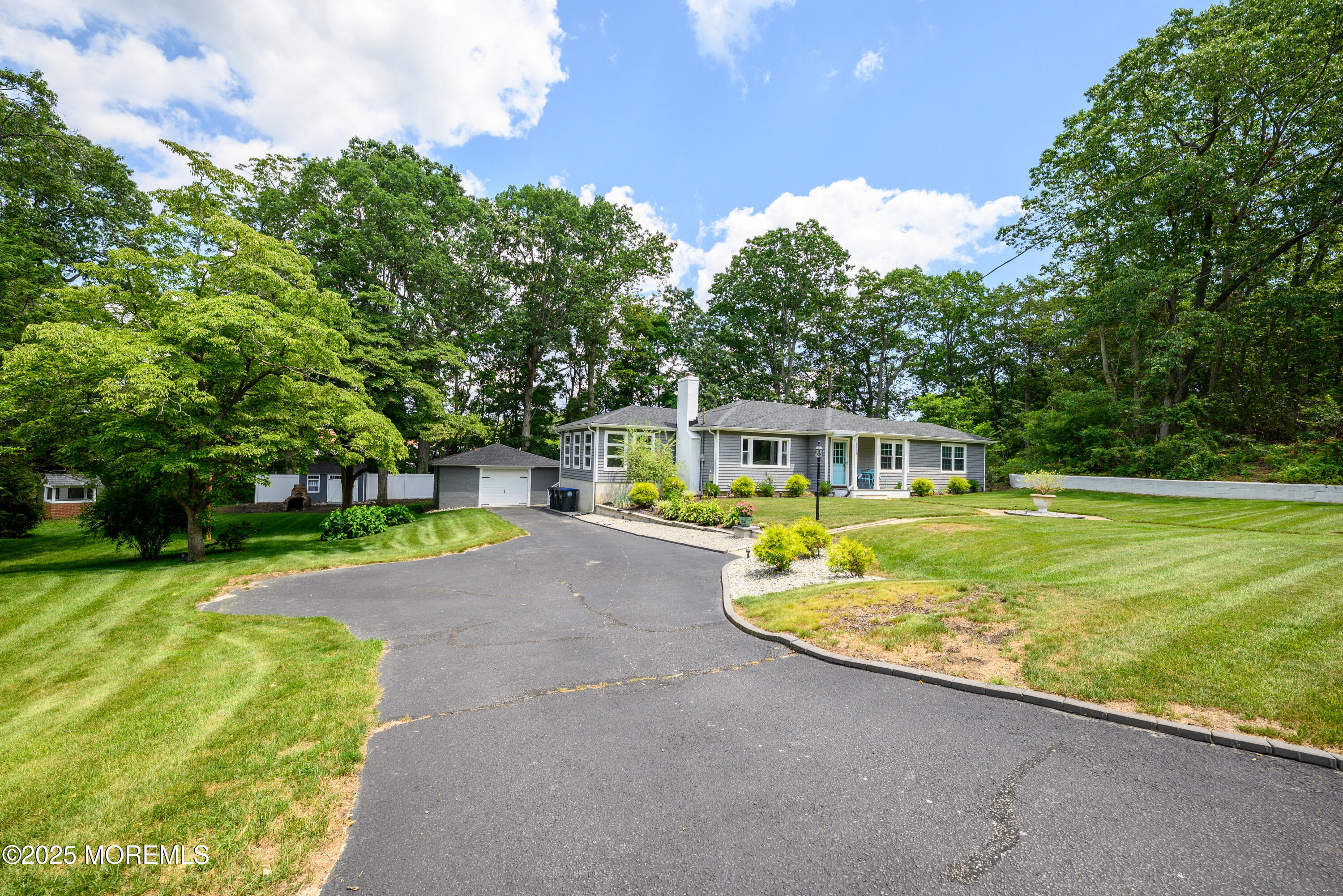 3213 Ridgewood Road Image 3