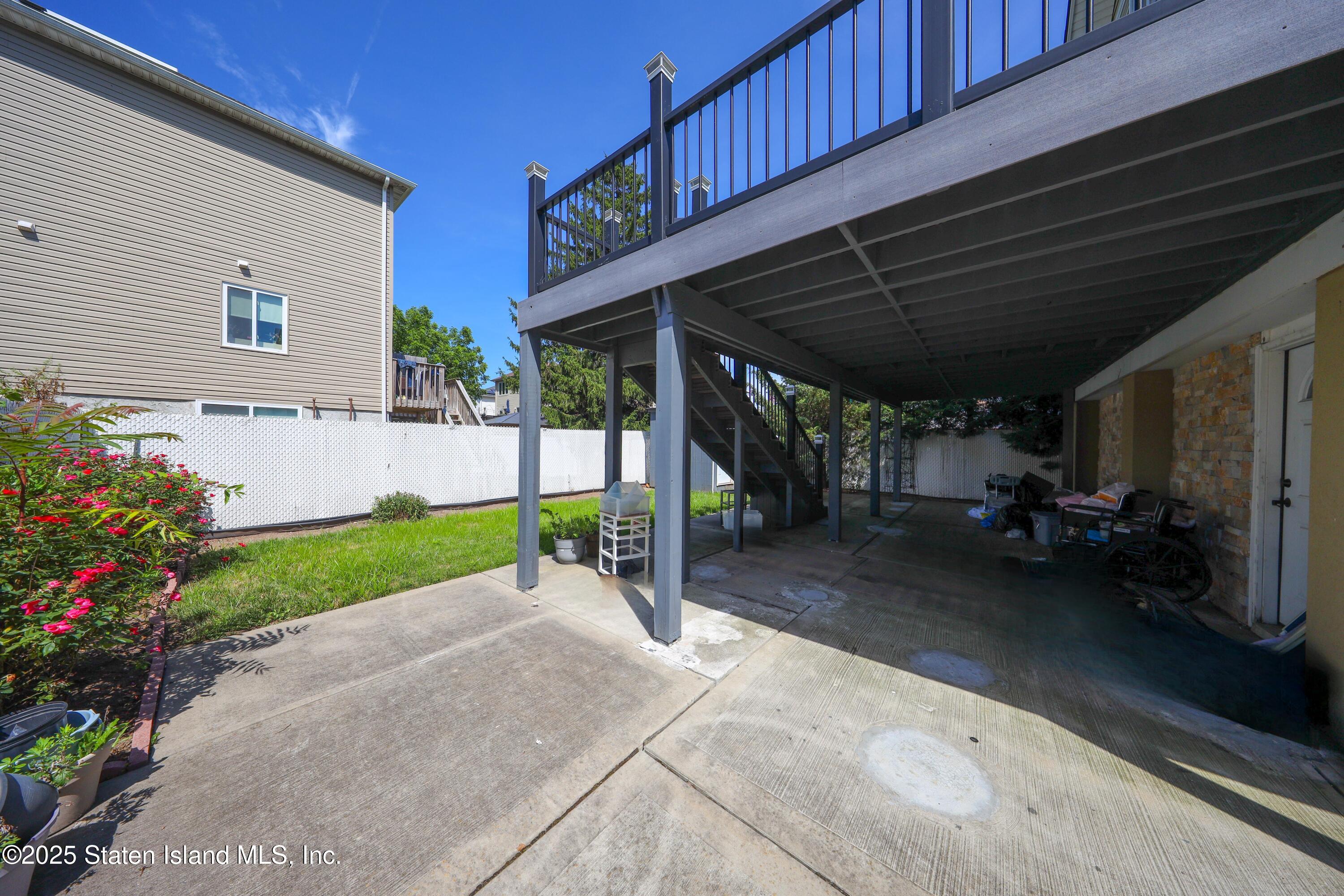 579 Greeley Avenue Image 4