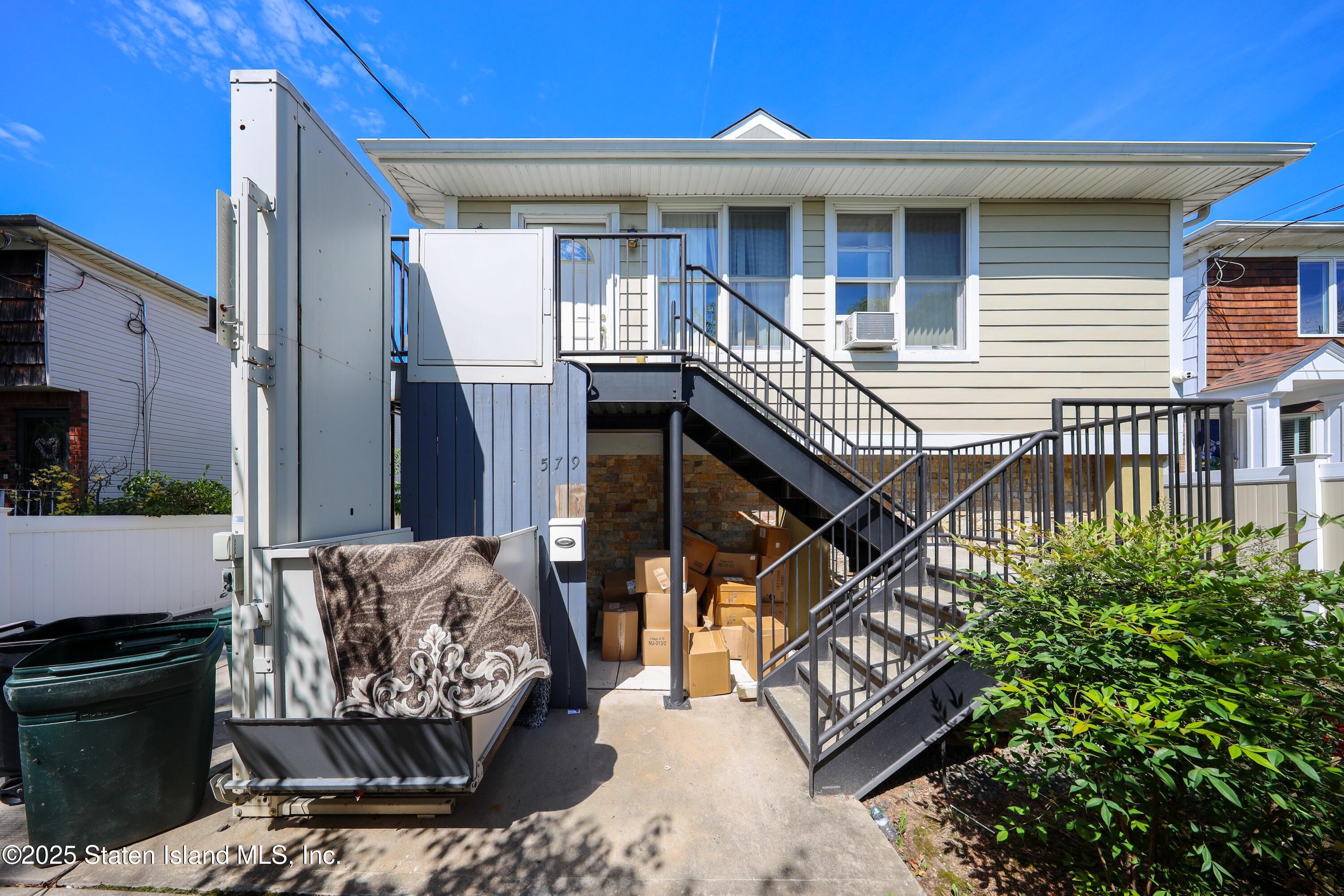 579 Greeley Avenue, Staten Island, NY, 10306
