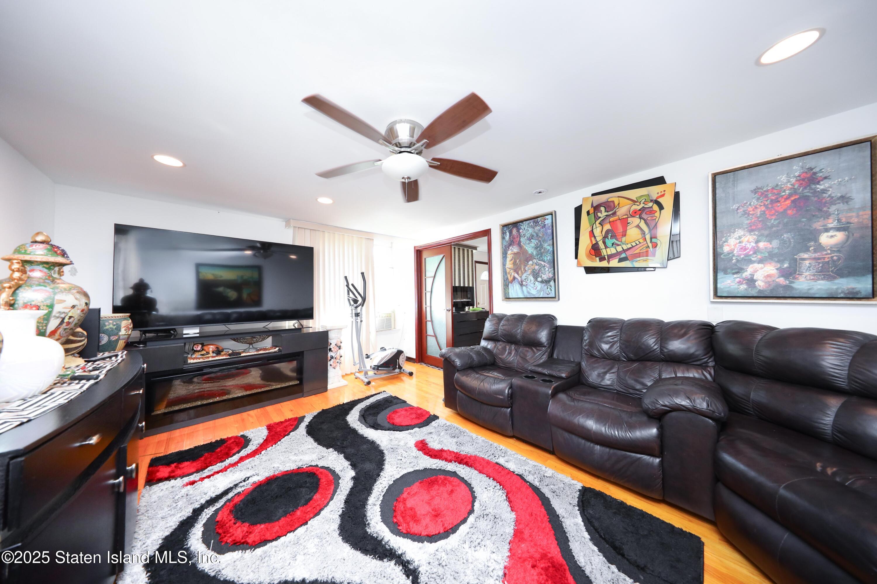 579 Greeley Avenue, Staten Island, NY, 10306 image 19