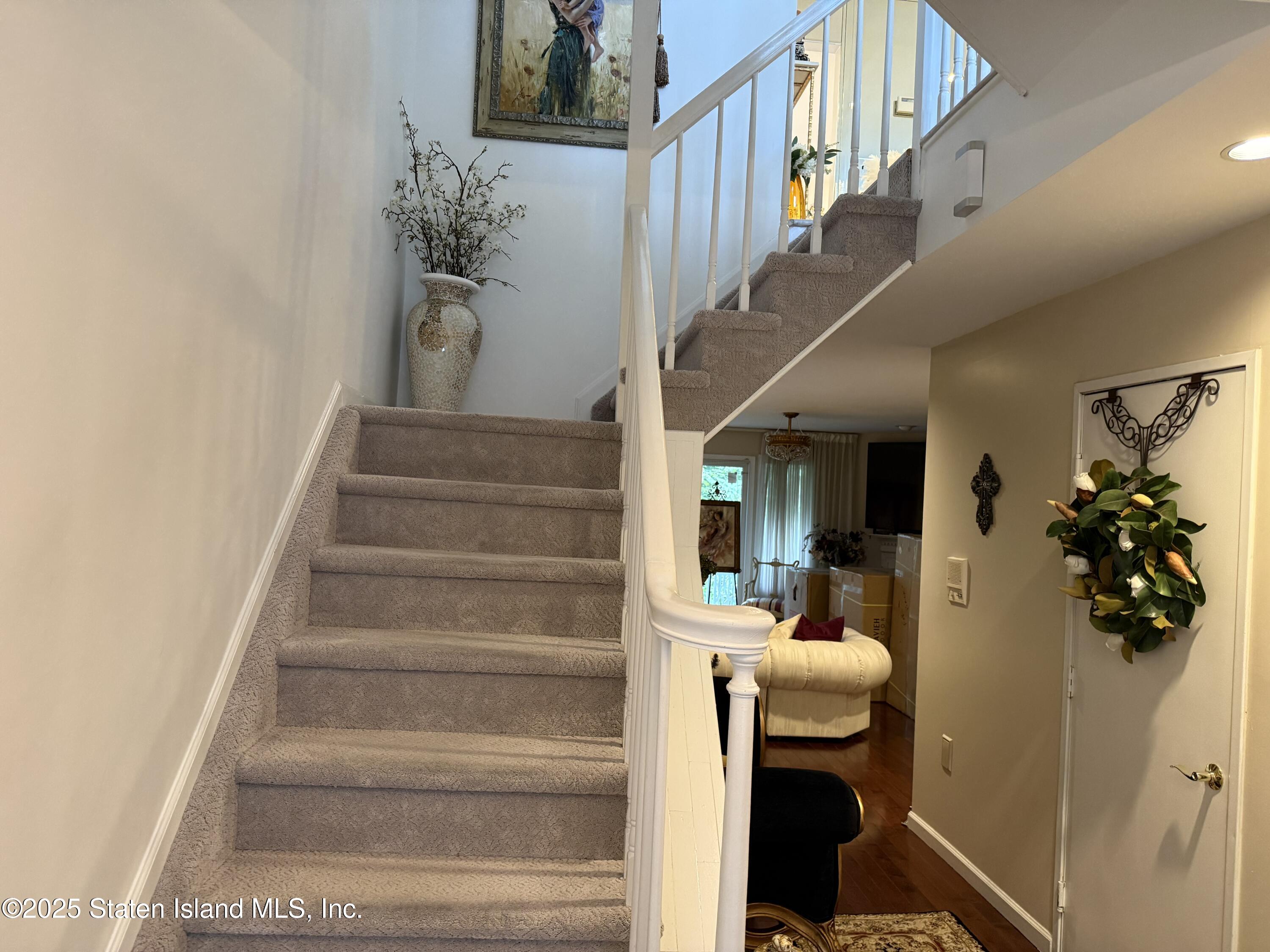109 Commodore Drive Image 4