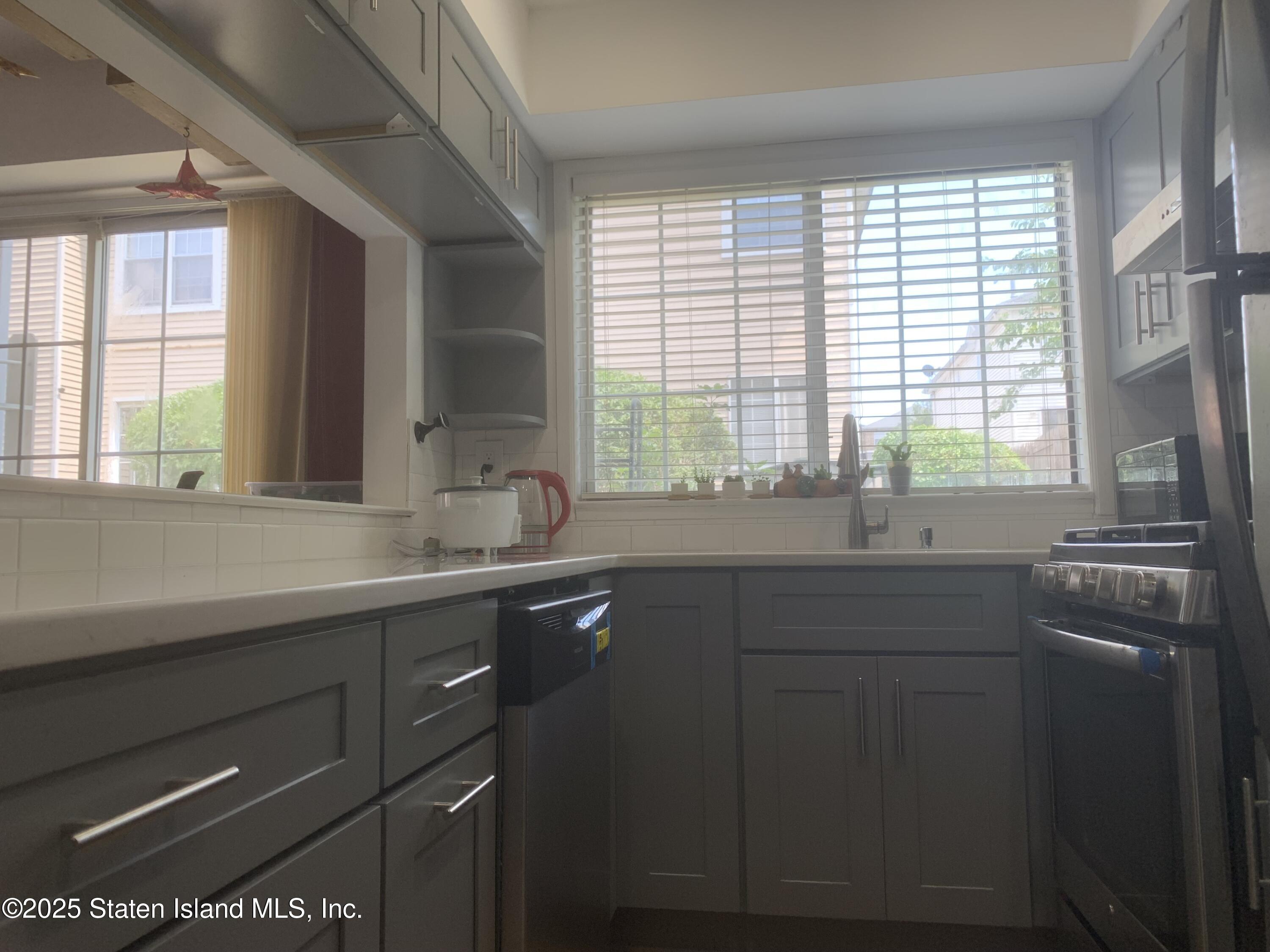56 Saturn Lane, Staten Island, NY, 10314 image 7