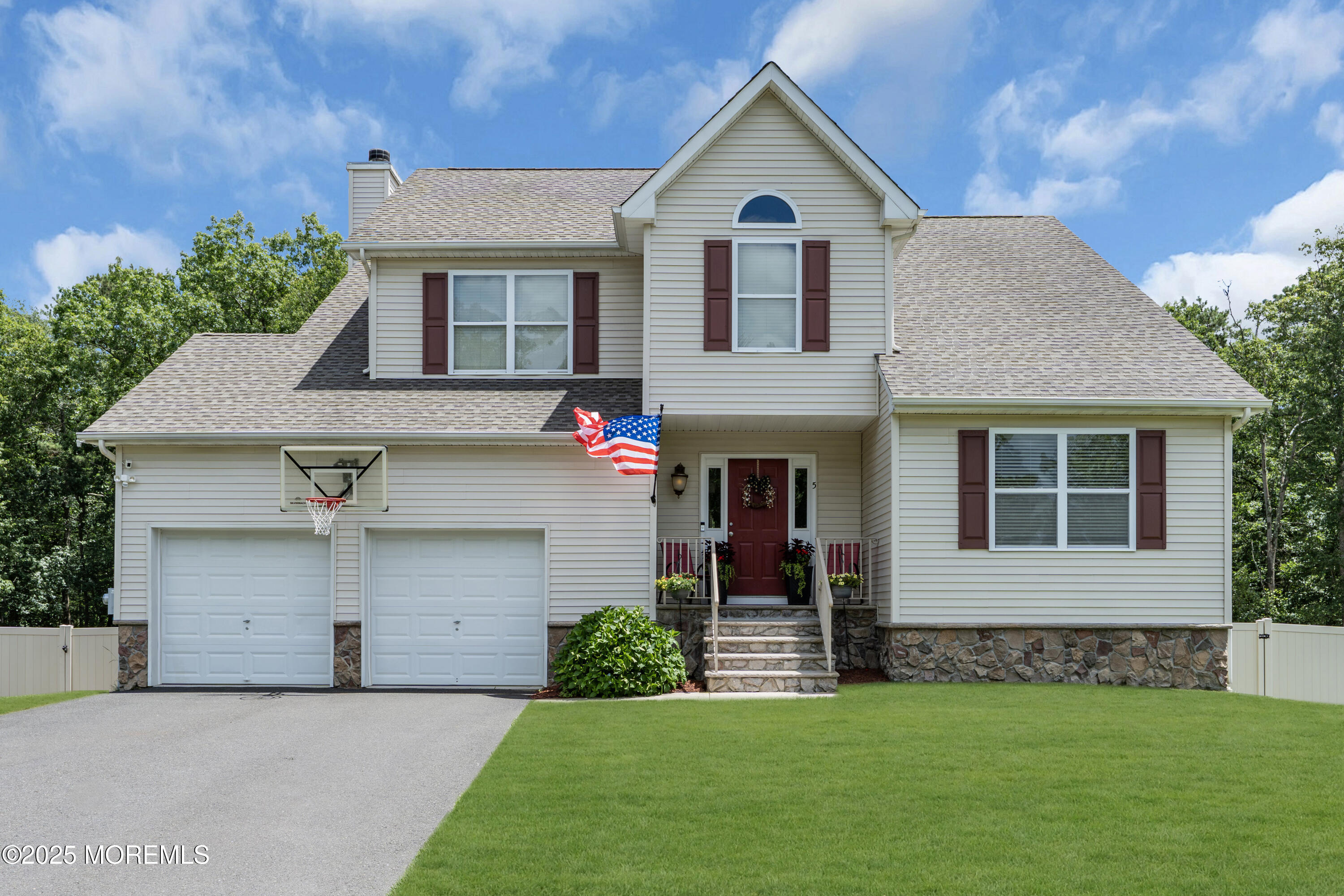 5 Maxim Court Image 5
