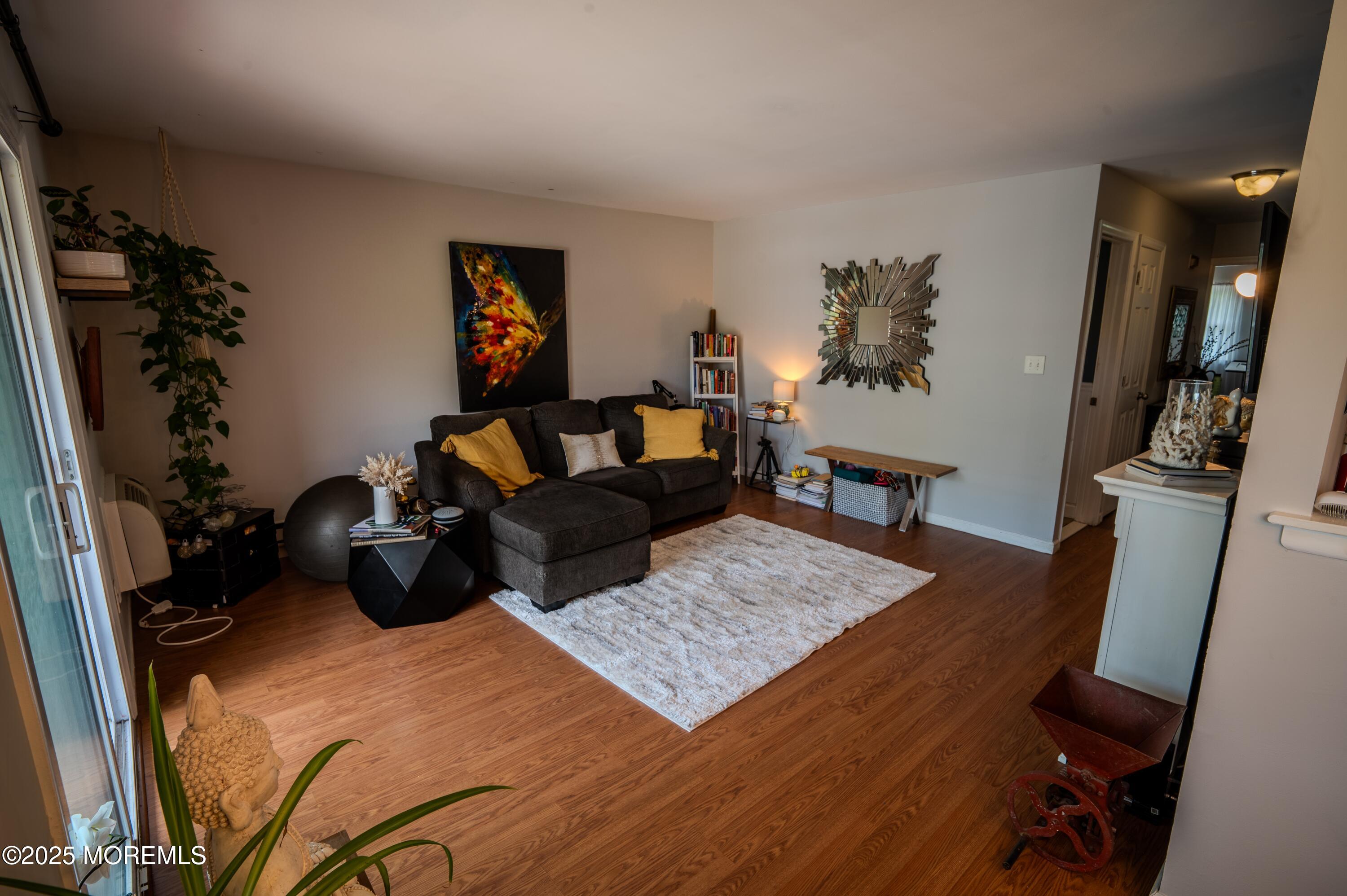 807 Eves Drive 3P Image 3