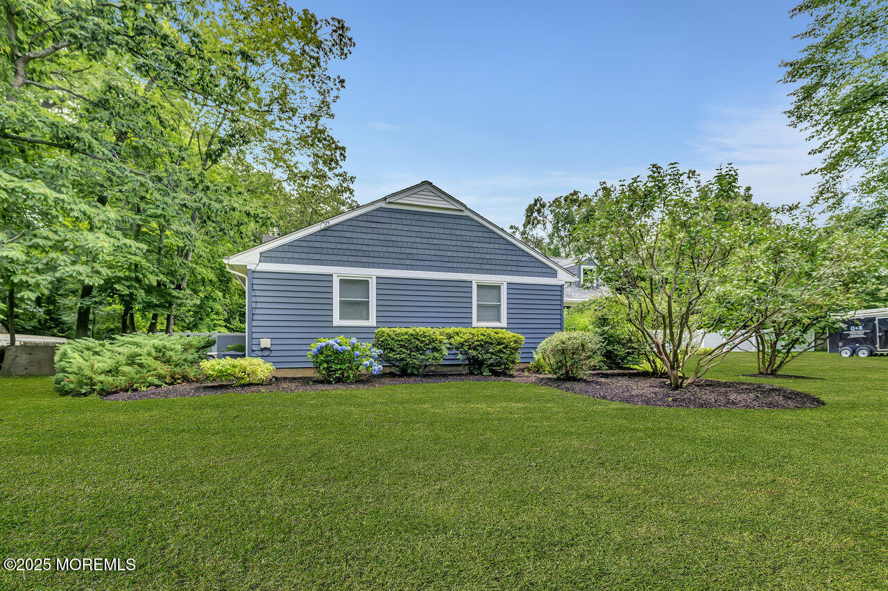 14 Wayland Drive Image 2