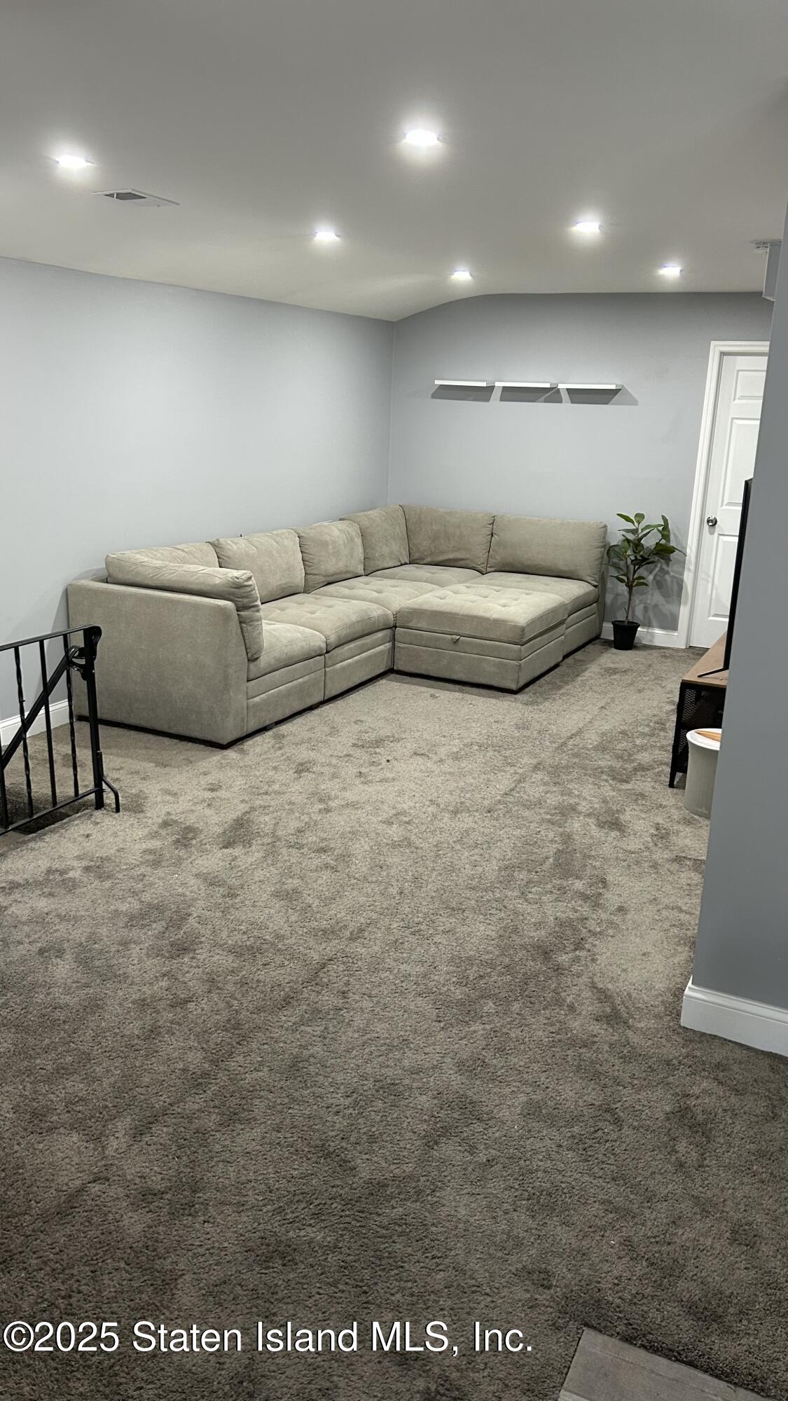 546 Buchanan Avenue B Image 3