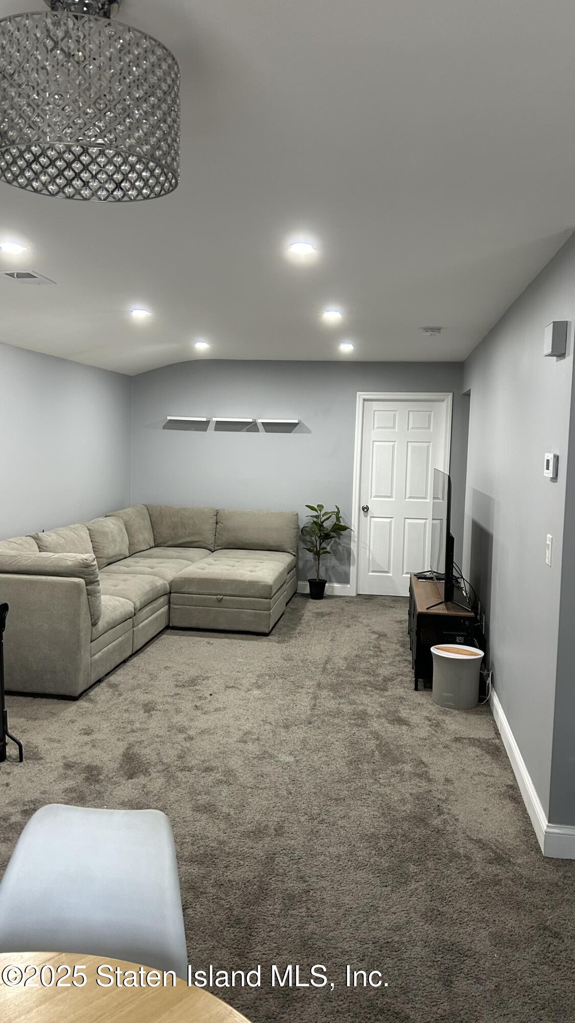 546 Buchanan Avenue B Image 4