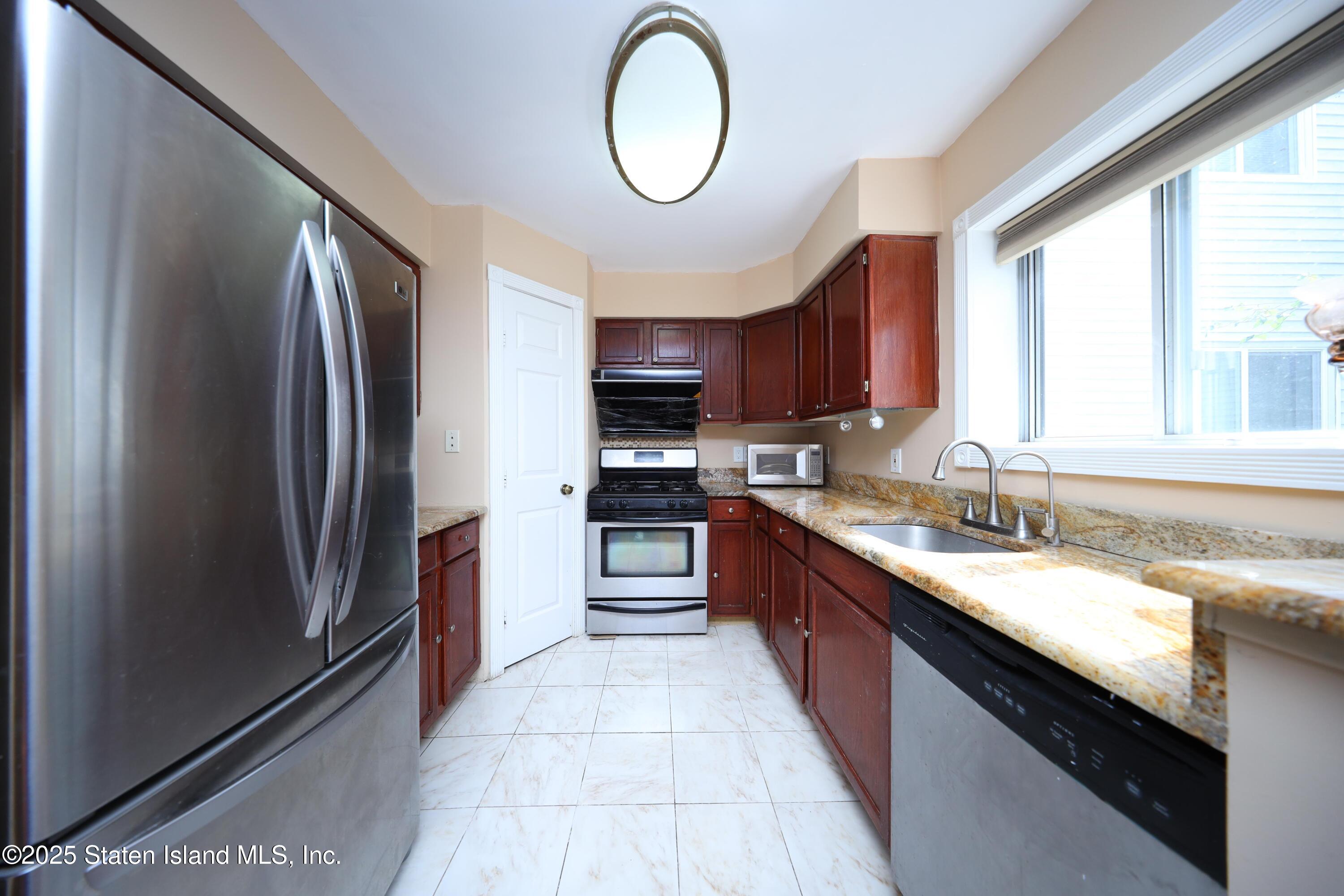 45 Ilyssa Way, Staten Island, NY, 10312 image 9