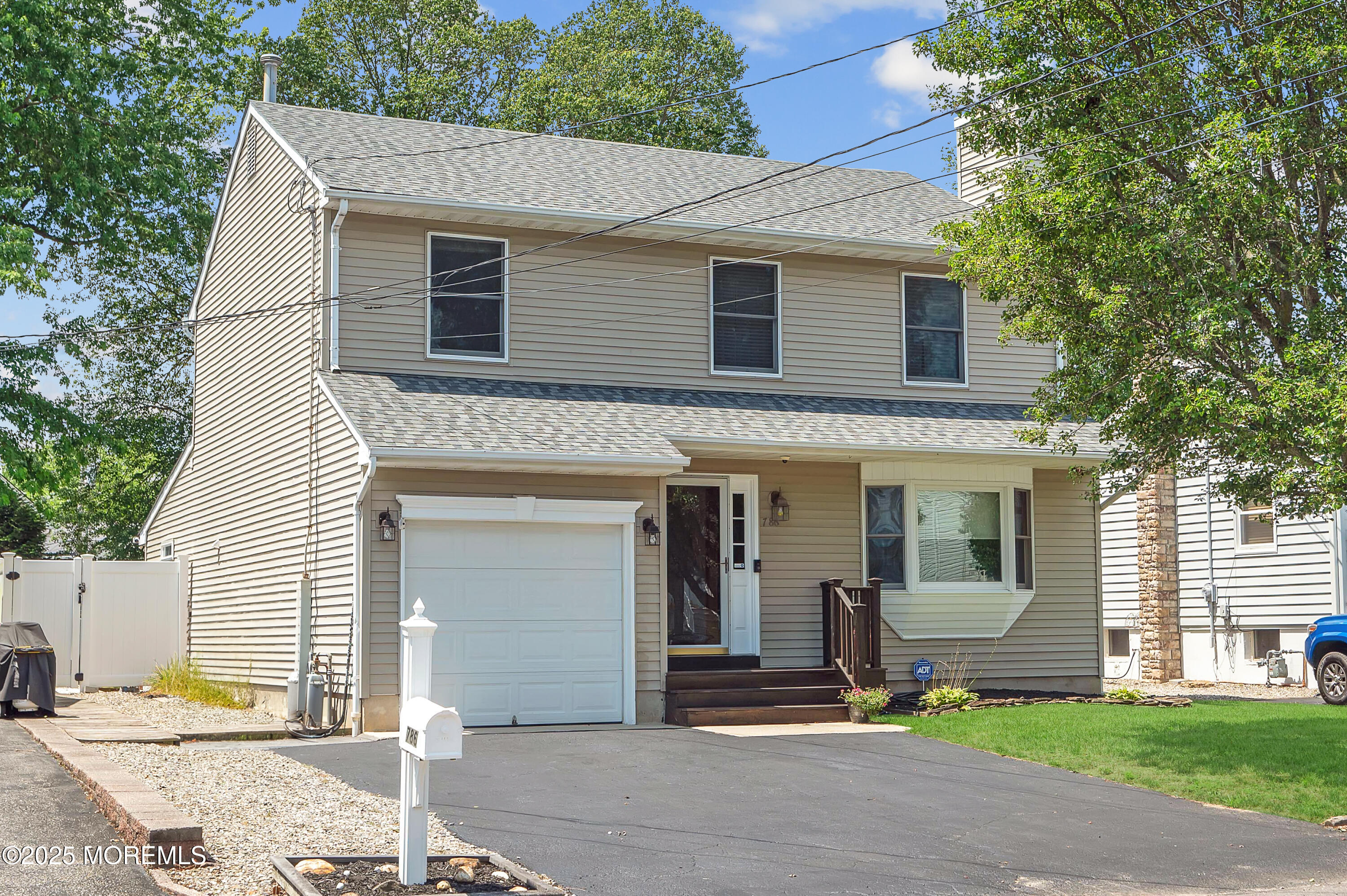 786 Garfield Avenue Image 2