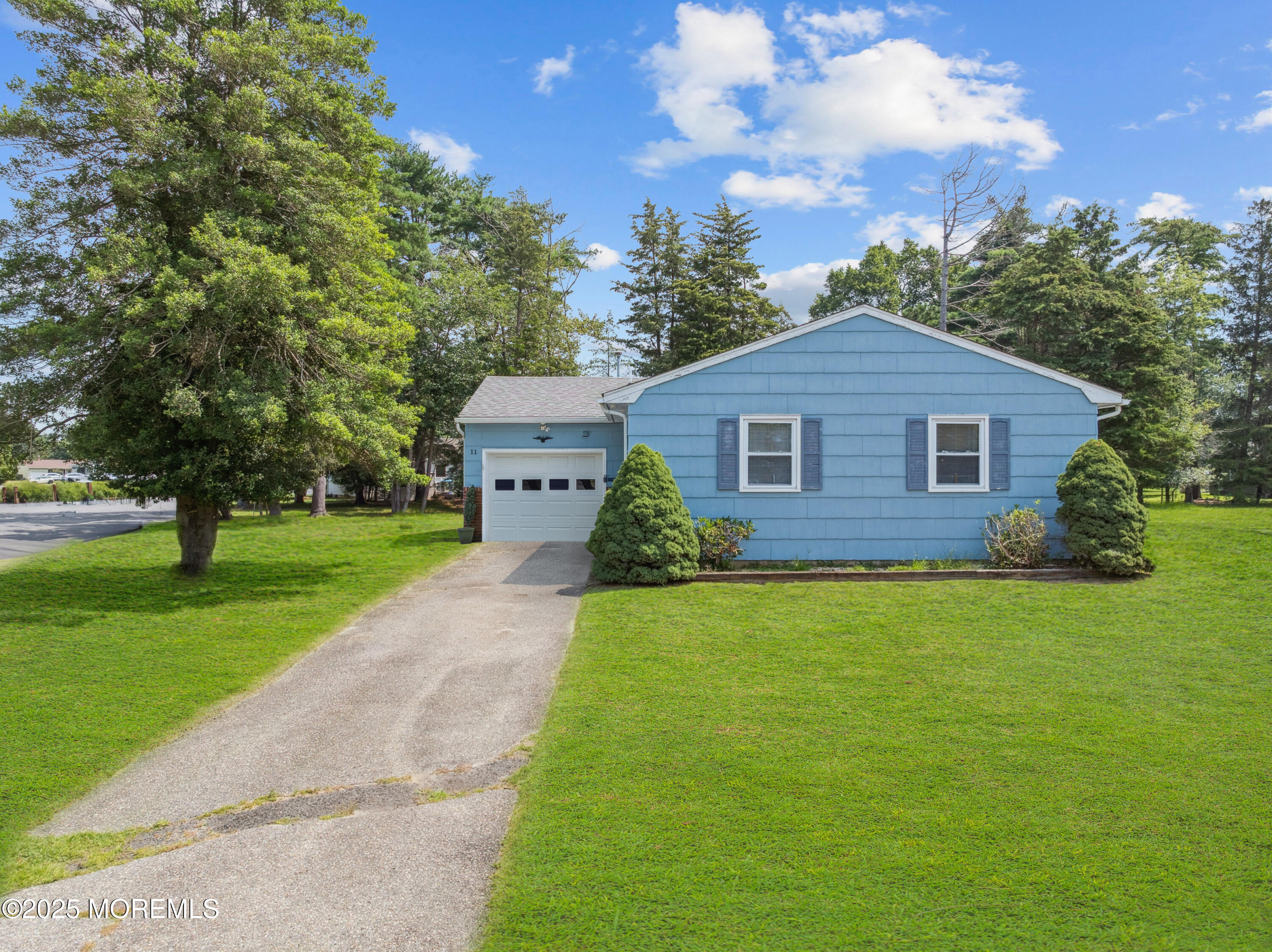 11 Sherwood Court, Toms River, NJ, 08757