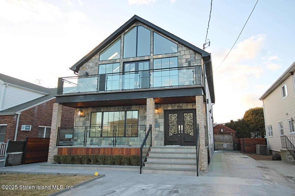 82 Piedmont Street, Staten Island, NY, 10305