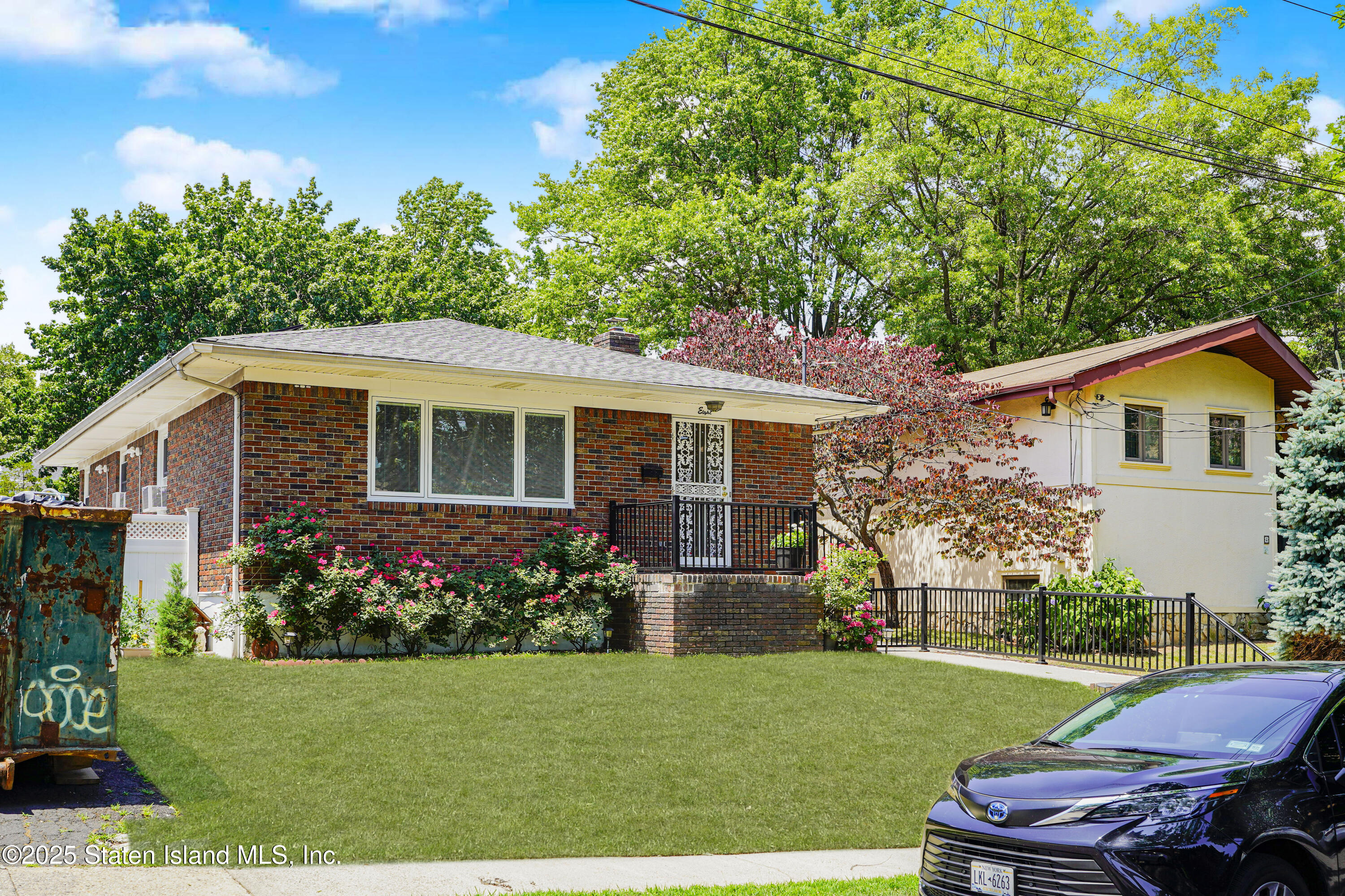 8 Piedmont Avenue, Staten Island, NY, 10305