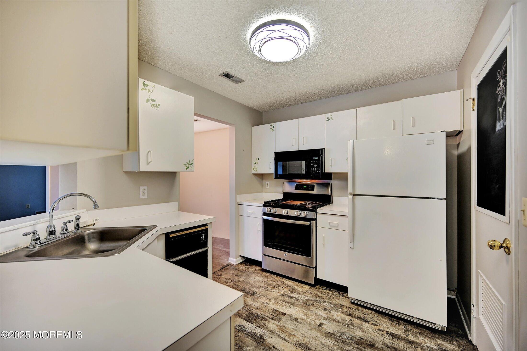 175 Forsythia Lane, Englishtown, NJ, 07726 image 14