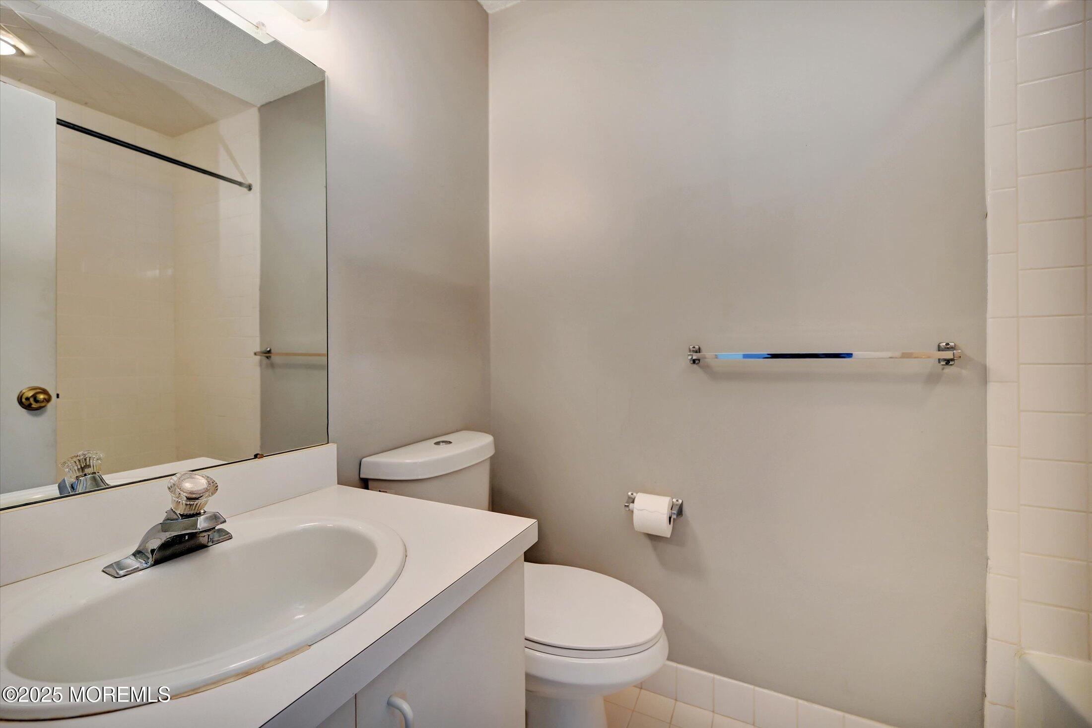 175 Forsythia Lane, Englishtown, NJ, 07726 image 23