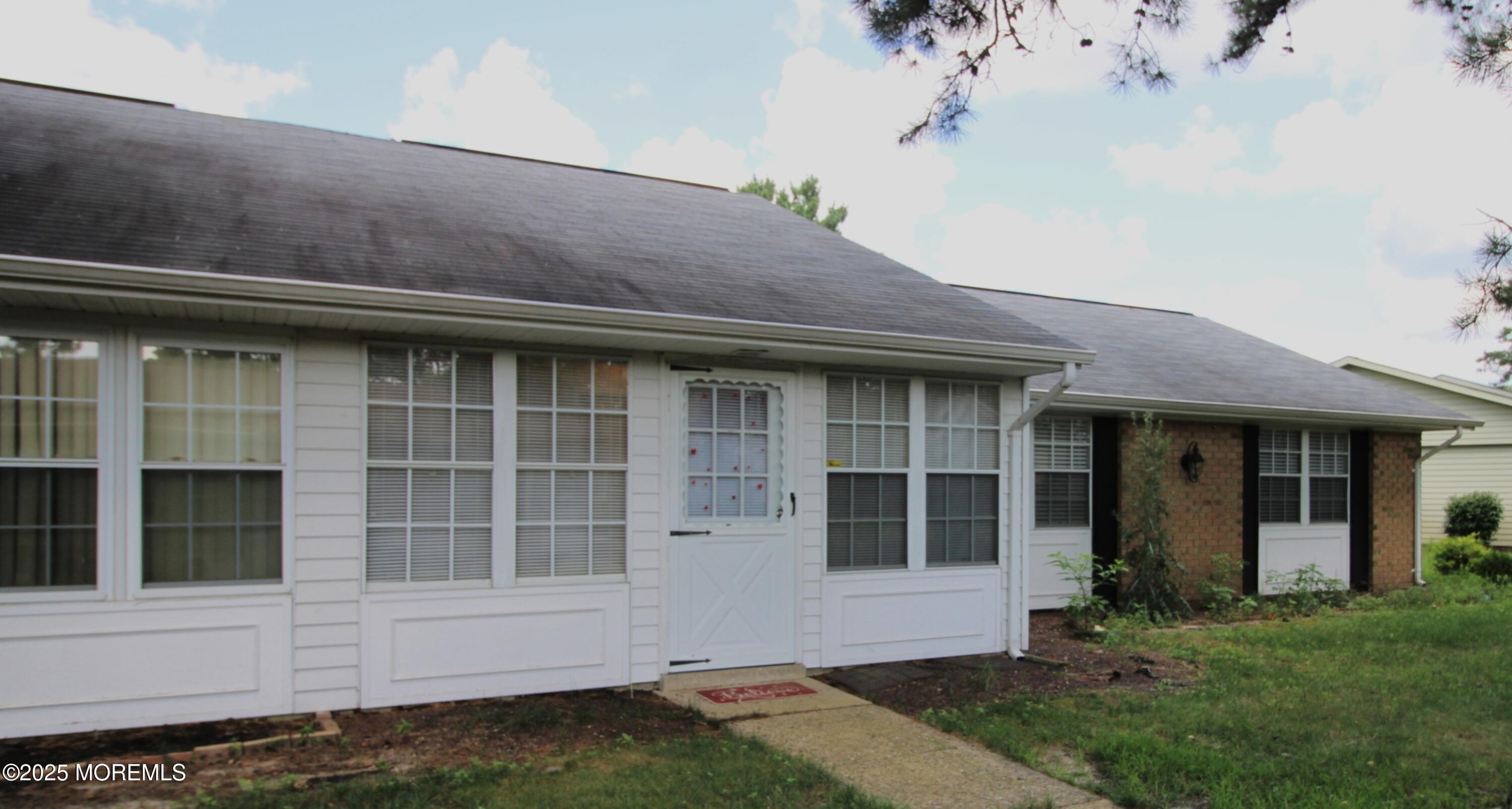61 Cambridge Circle B Image 2