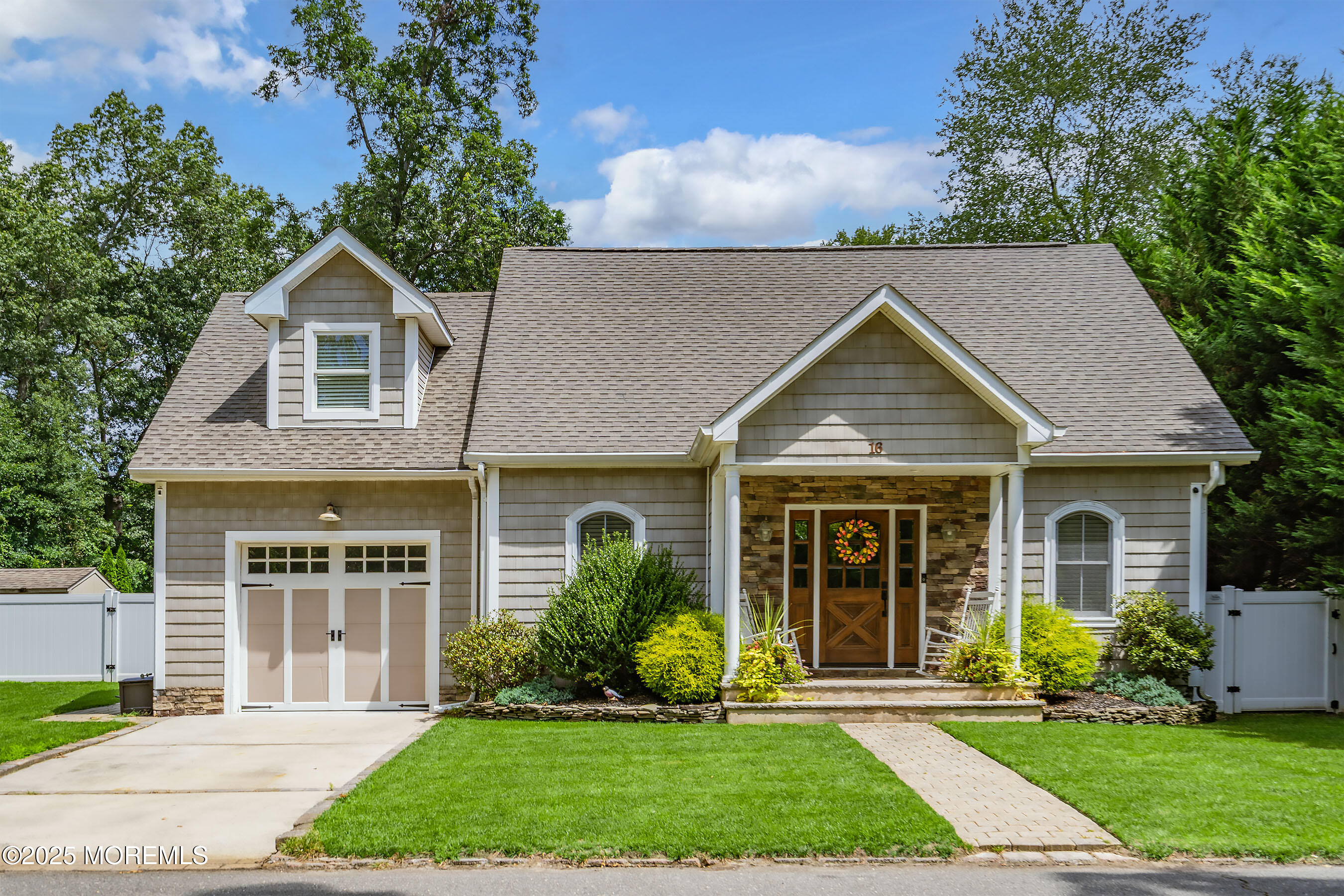 16 Farmingdale Parkway Image 2