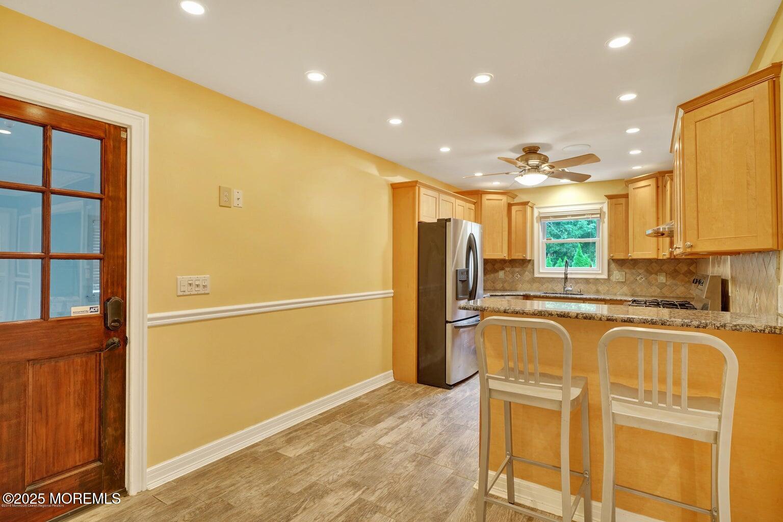 16 Farmingdale Parkway Image 3
