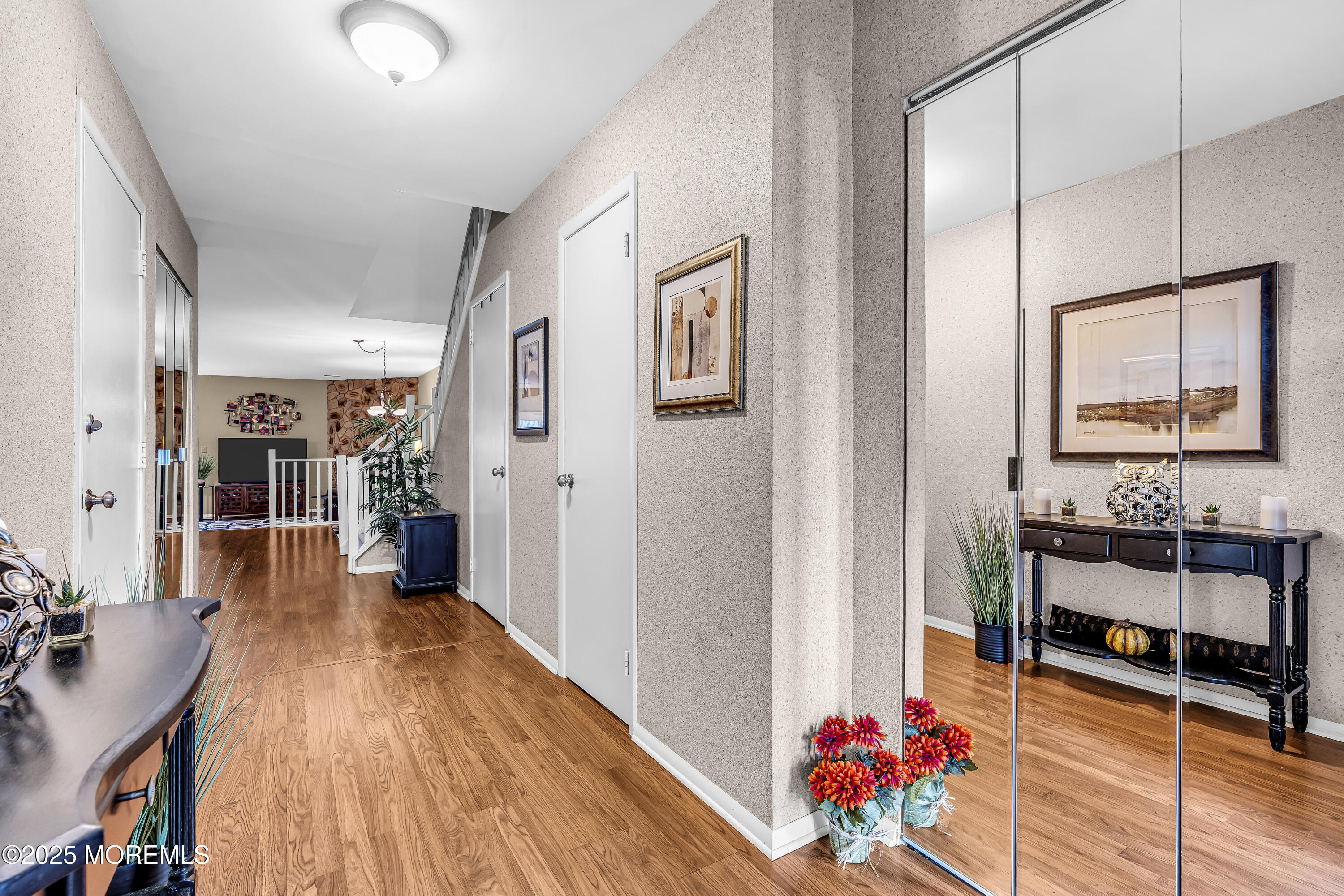 123 Lexington Circle Image 3