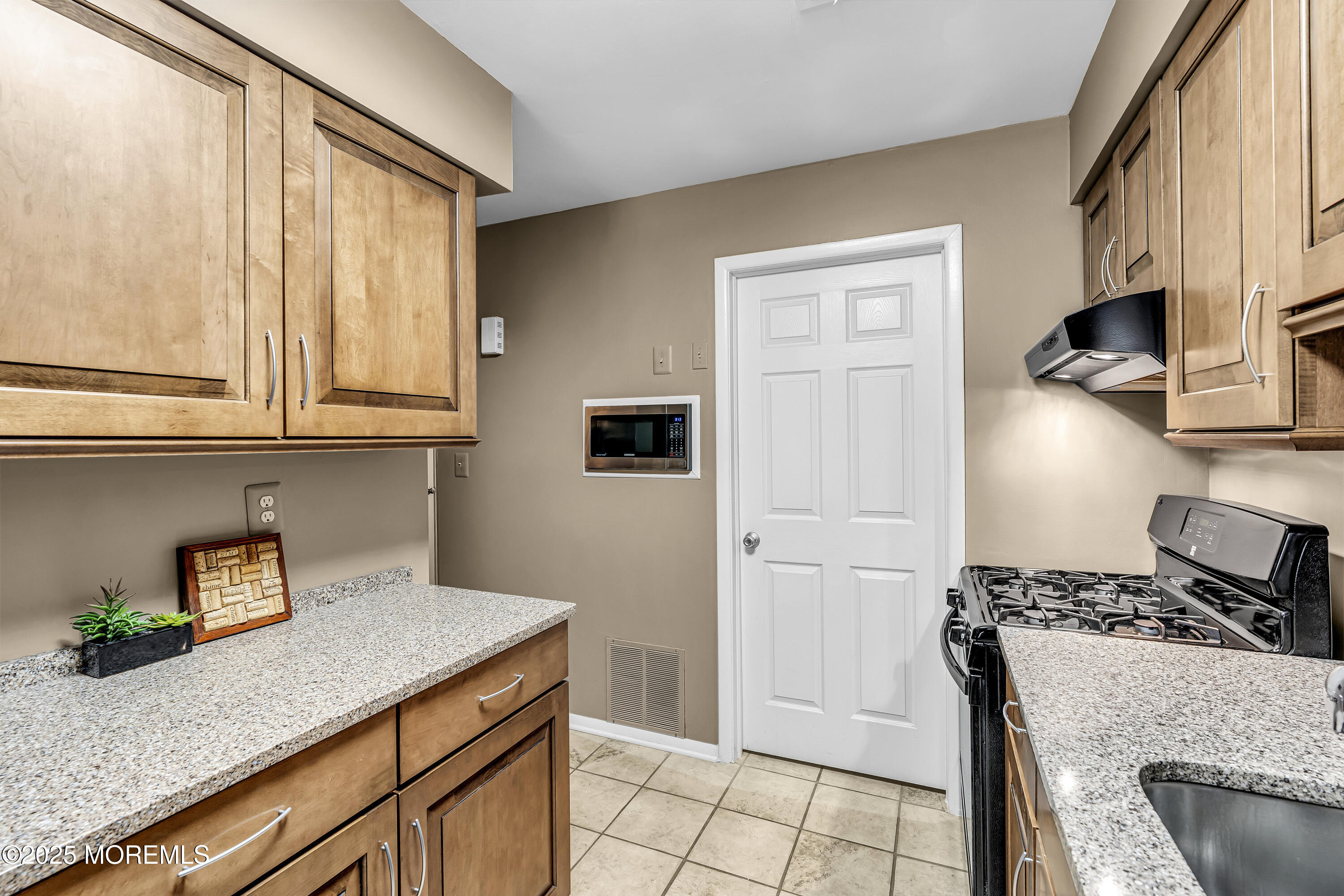 123 Lexington Circle, Matawan, NJ, 07747 image 16