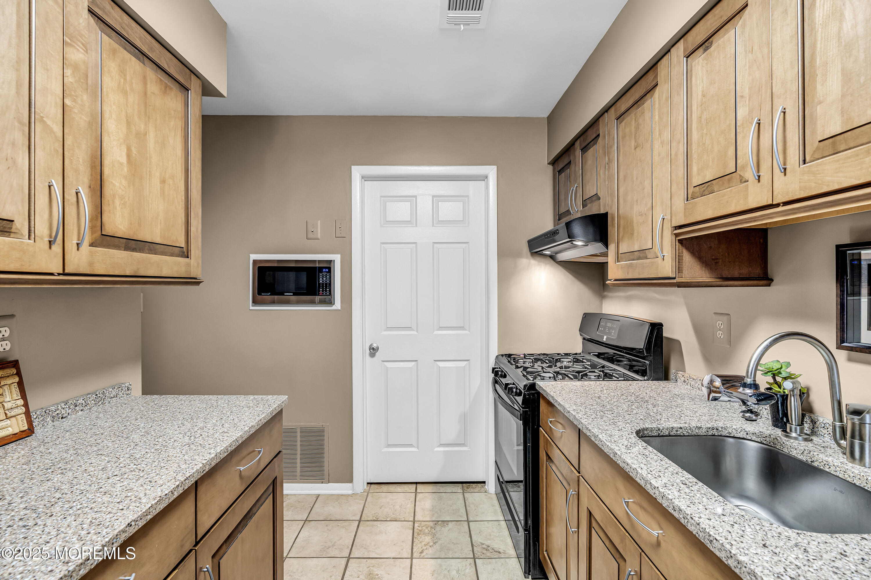 123 Lexington Circle, Matawan, NJ, 07747 image 17