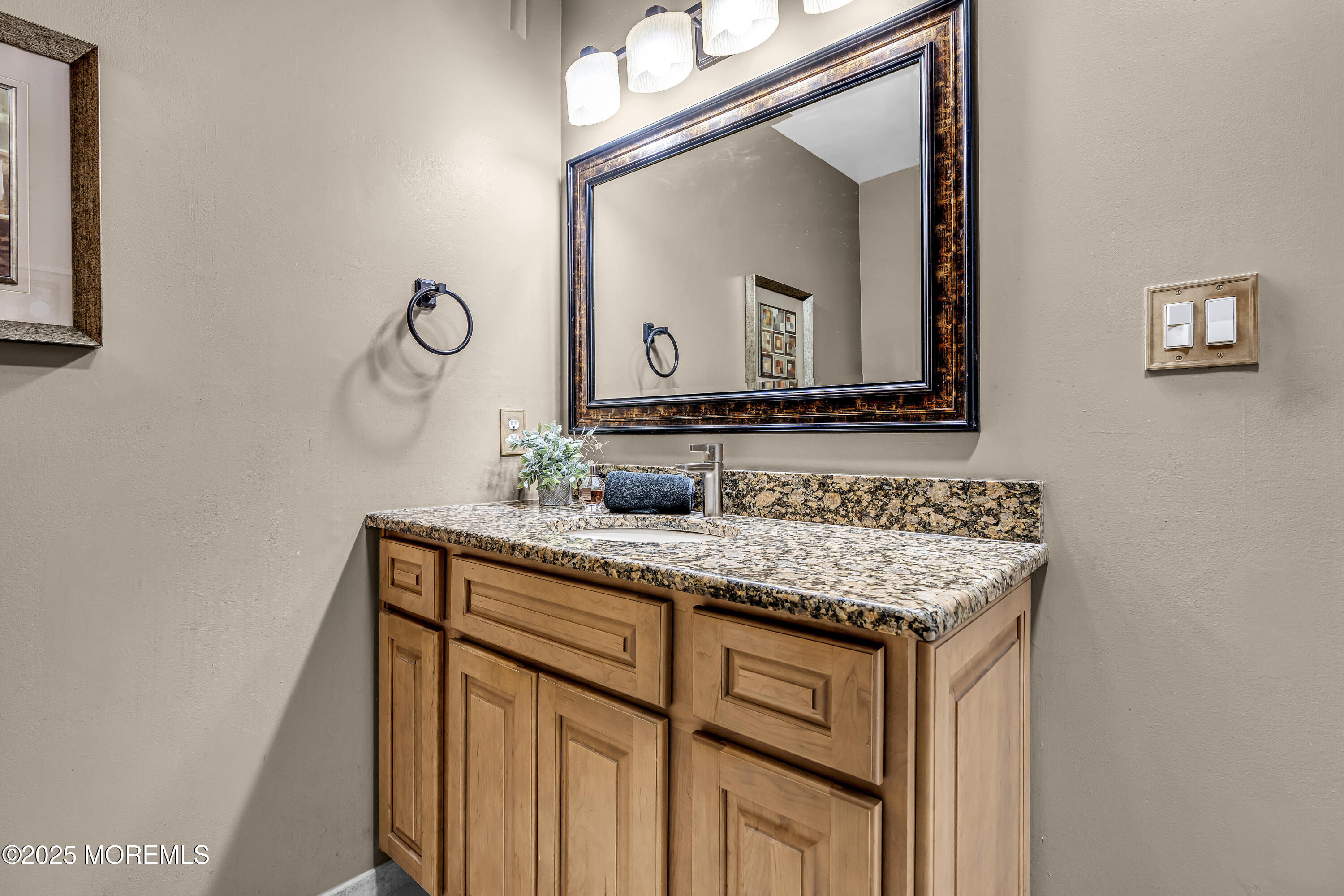123 Lexington Circle, Matawan, NJ, 07747 image 41