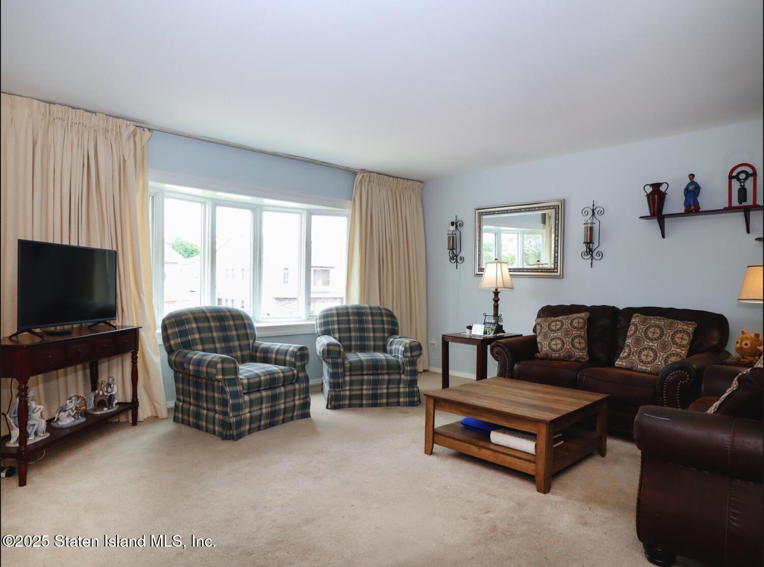 140 Regis Drive Image 5
