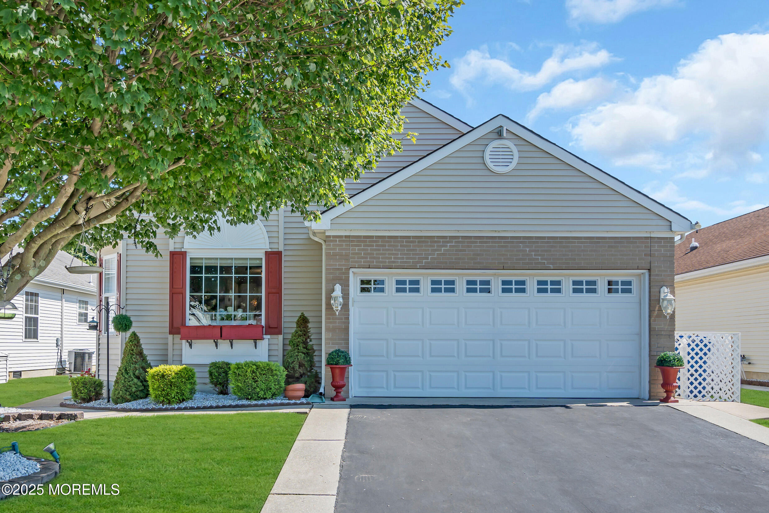 41 Winterton Drive, Toms River, NJ, 08757