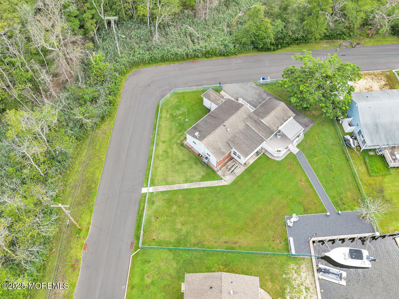18 Beacon Drive Image 3