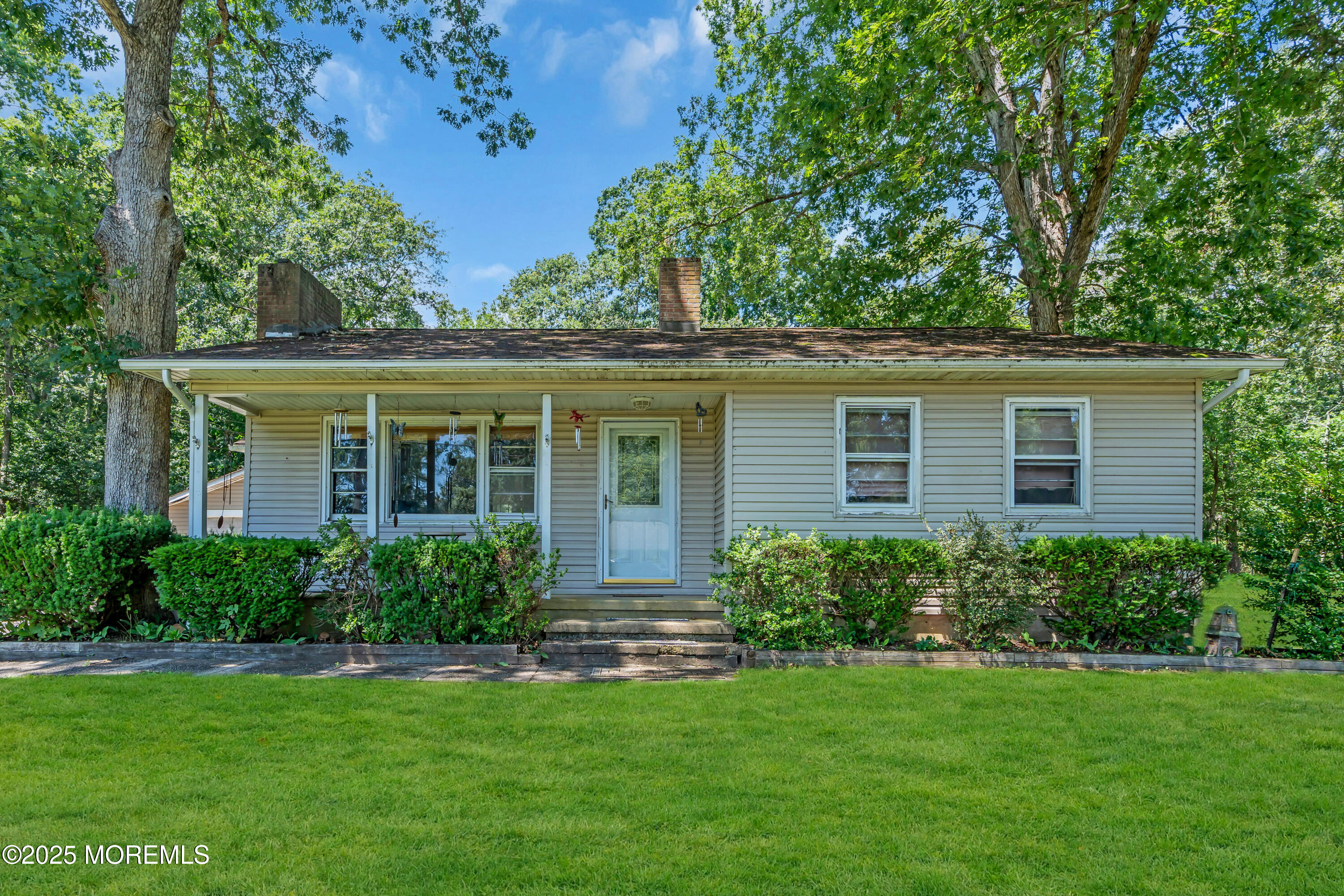 49 Raymond Avenue Image 1