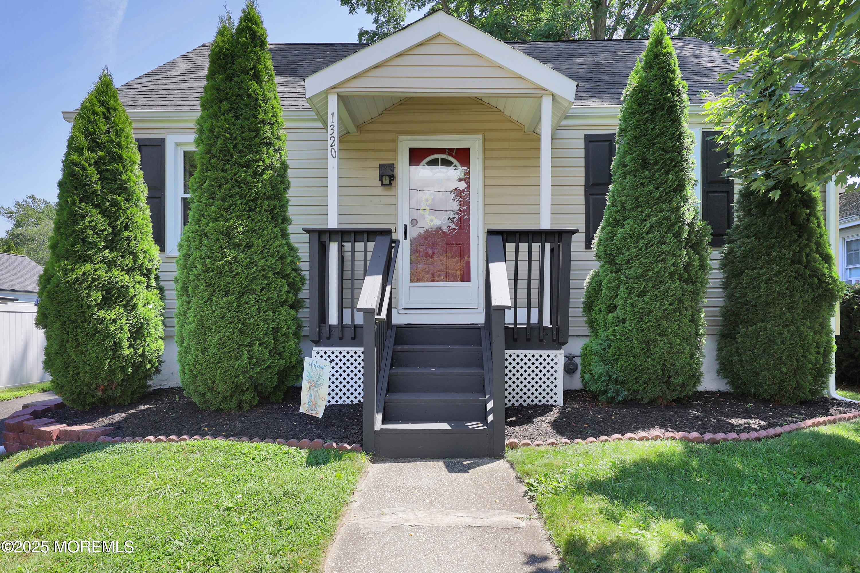 1320 Birch Avenue Image 3