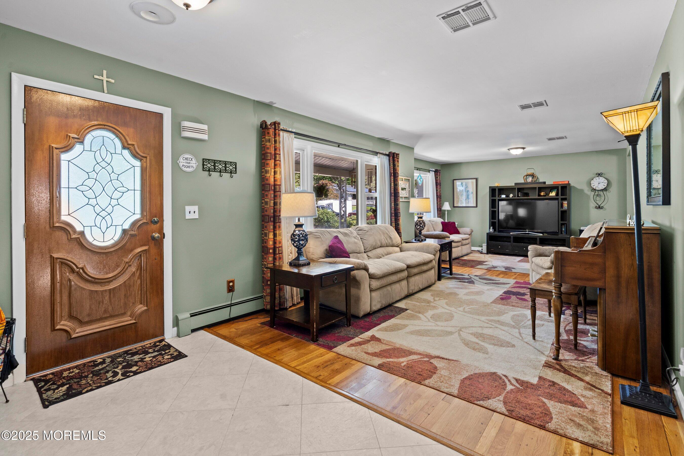 96 Curtis Place Image 4