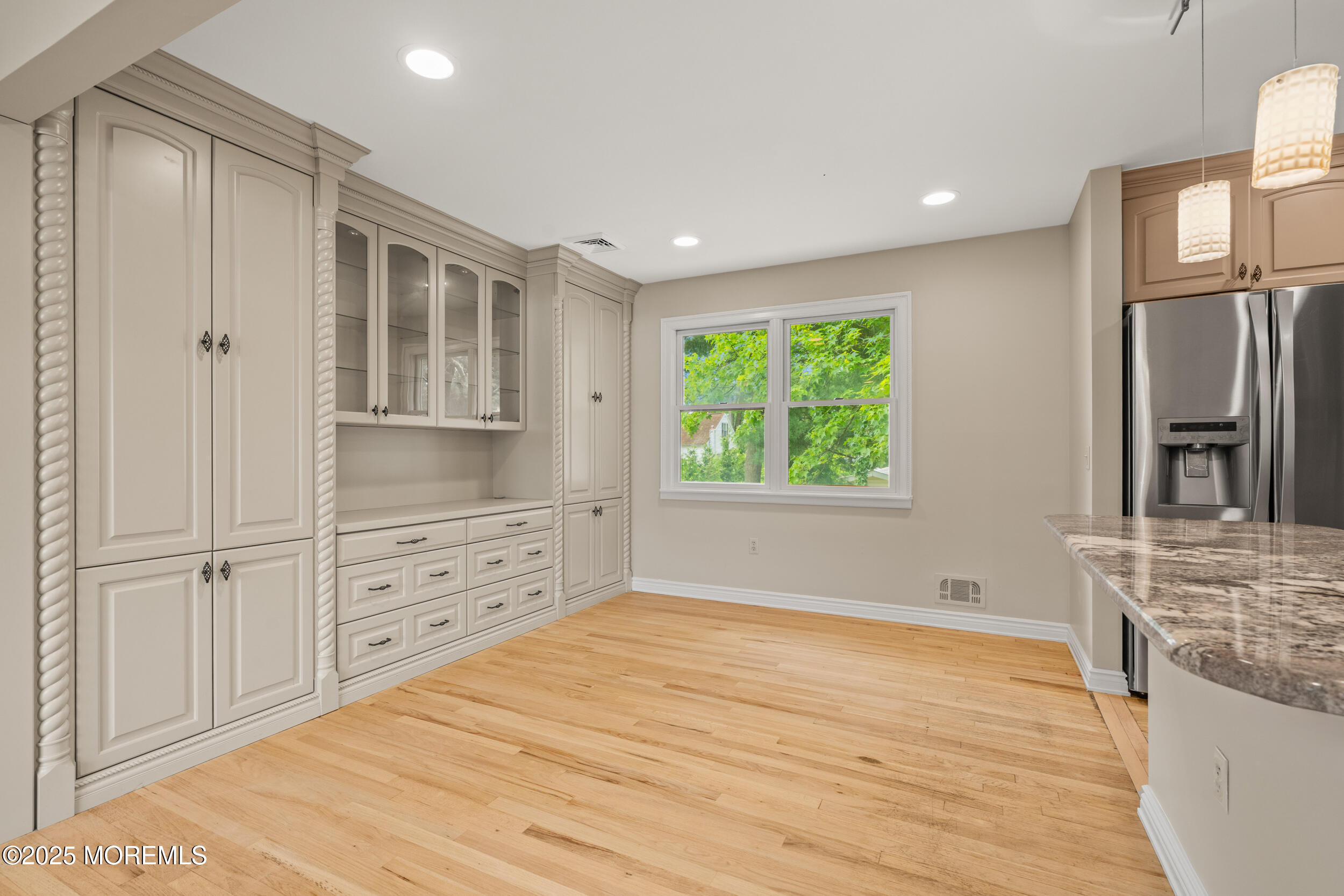 712 Carol Avenue Image 4