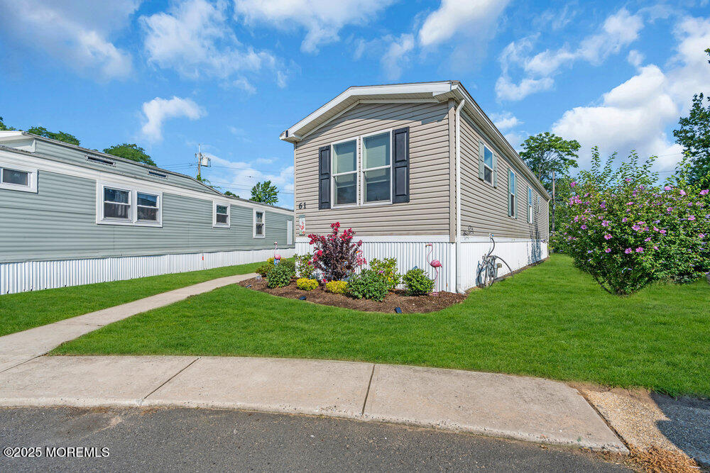 61 Locust Grove Image 2