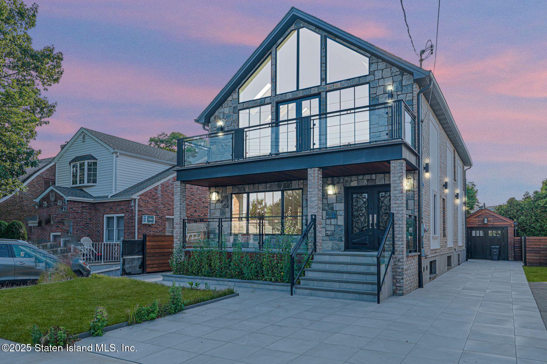 82 Piedmont Street, Staten Island, NY, 10305