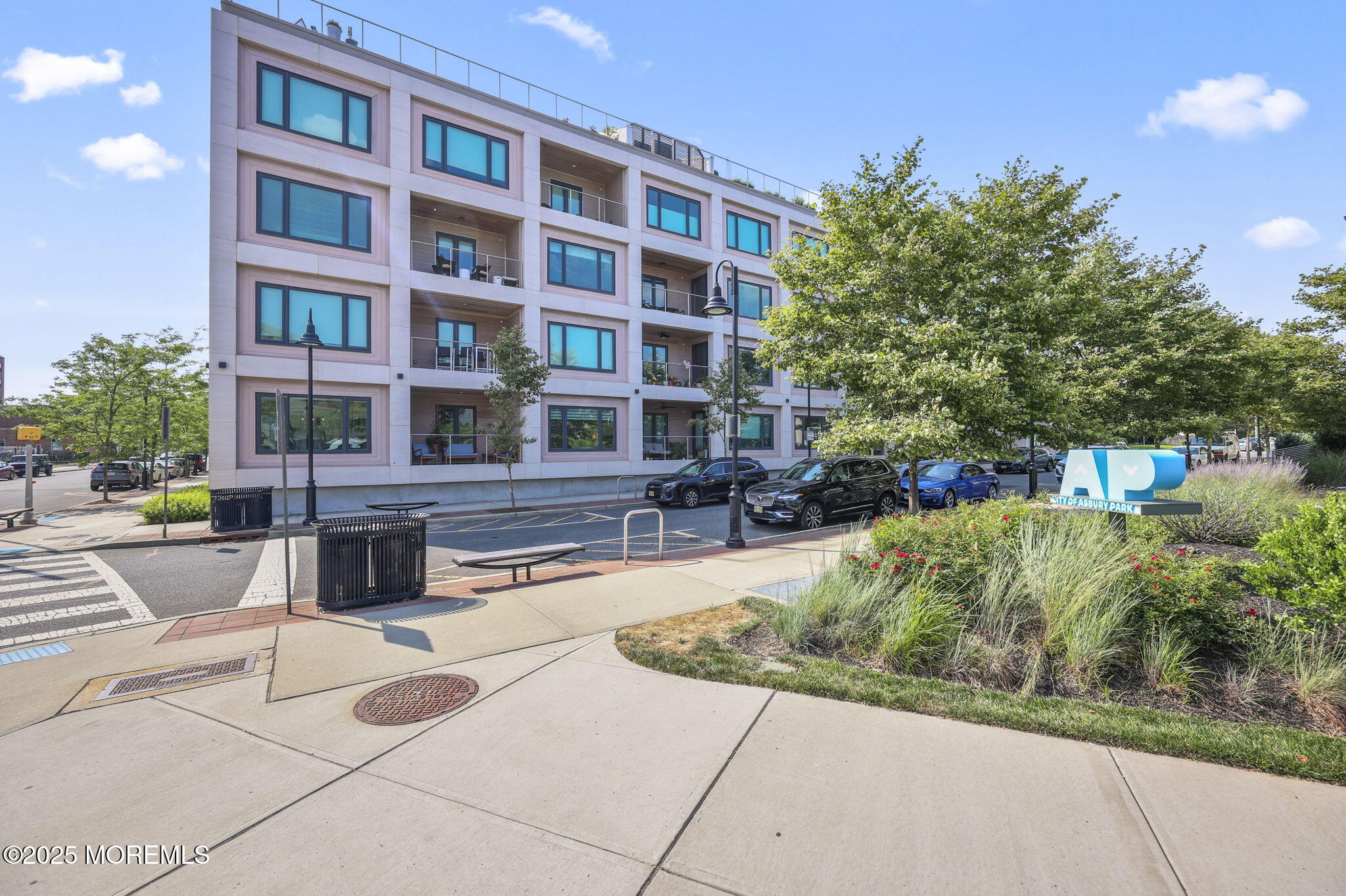 601 Heck Street 302 Image 3