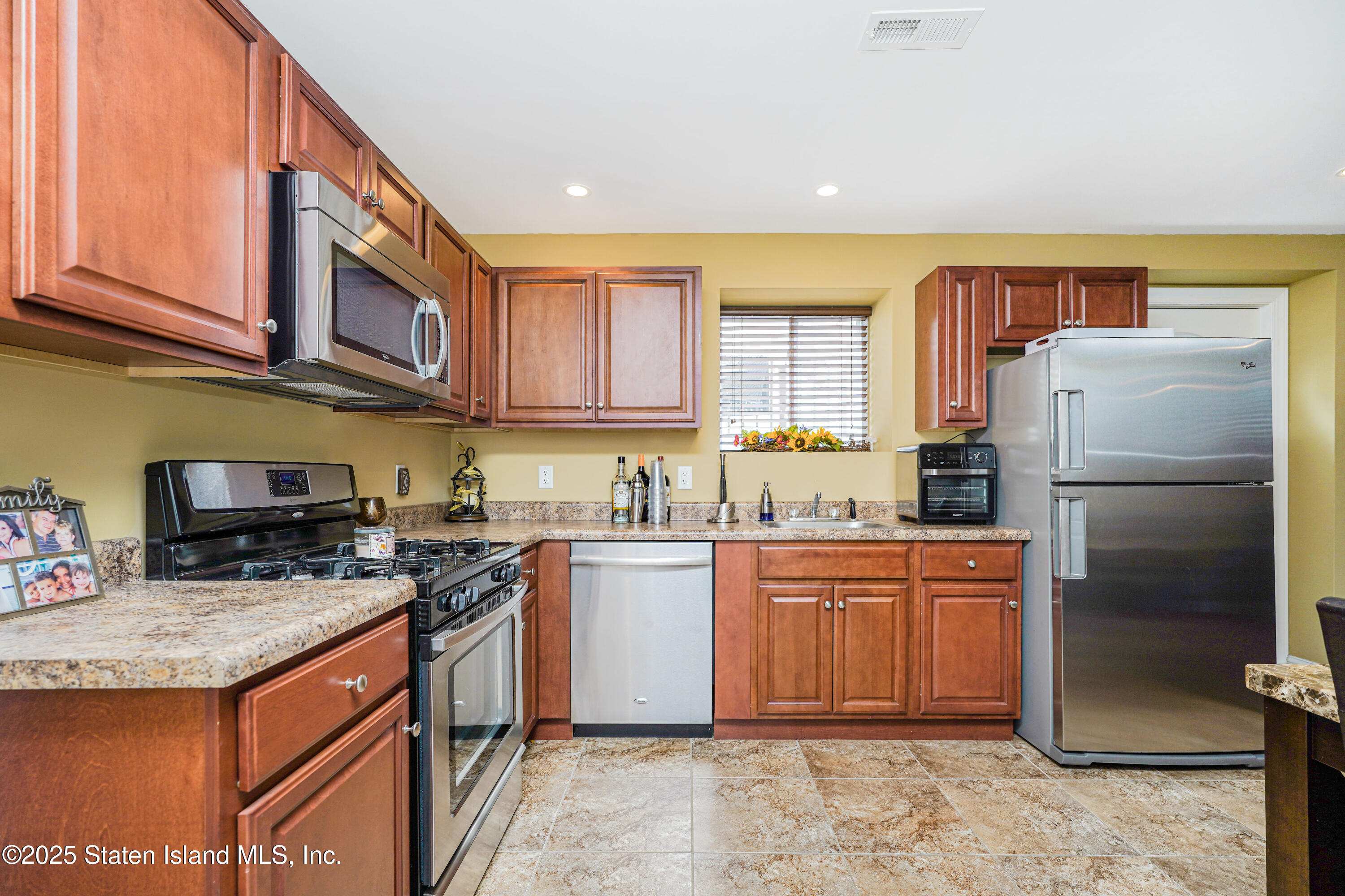 24 Brookside Loop, Staten Island, NY, 10309 image 35