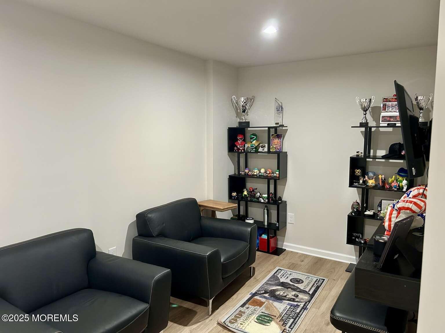 507 Cyprus Court Image 4