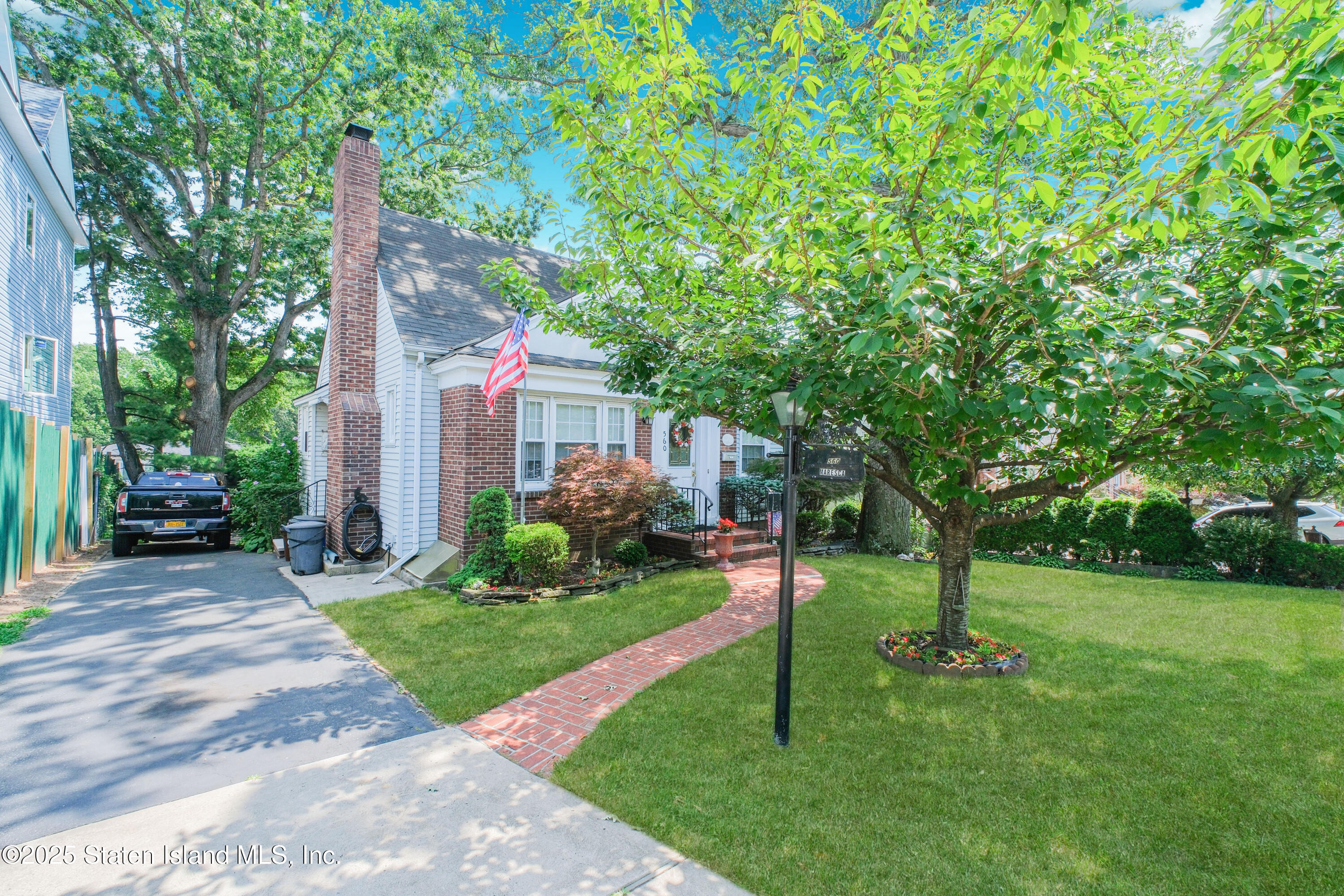 560 Drumgoole Road, Staten Island, NY, 10312